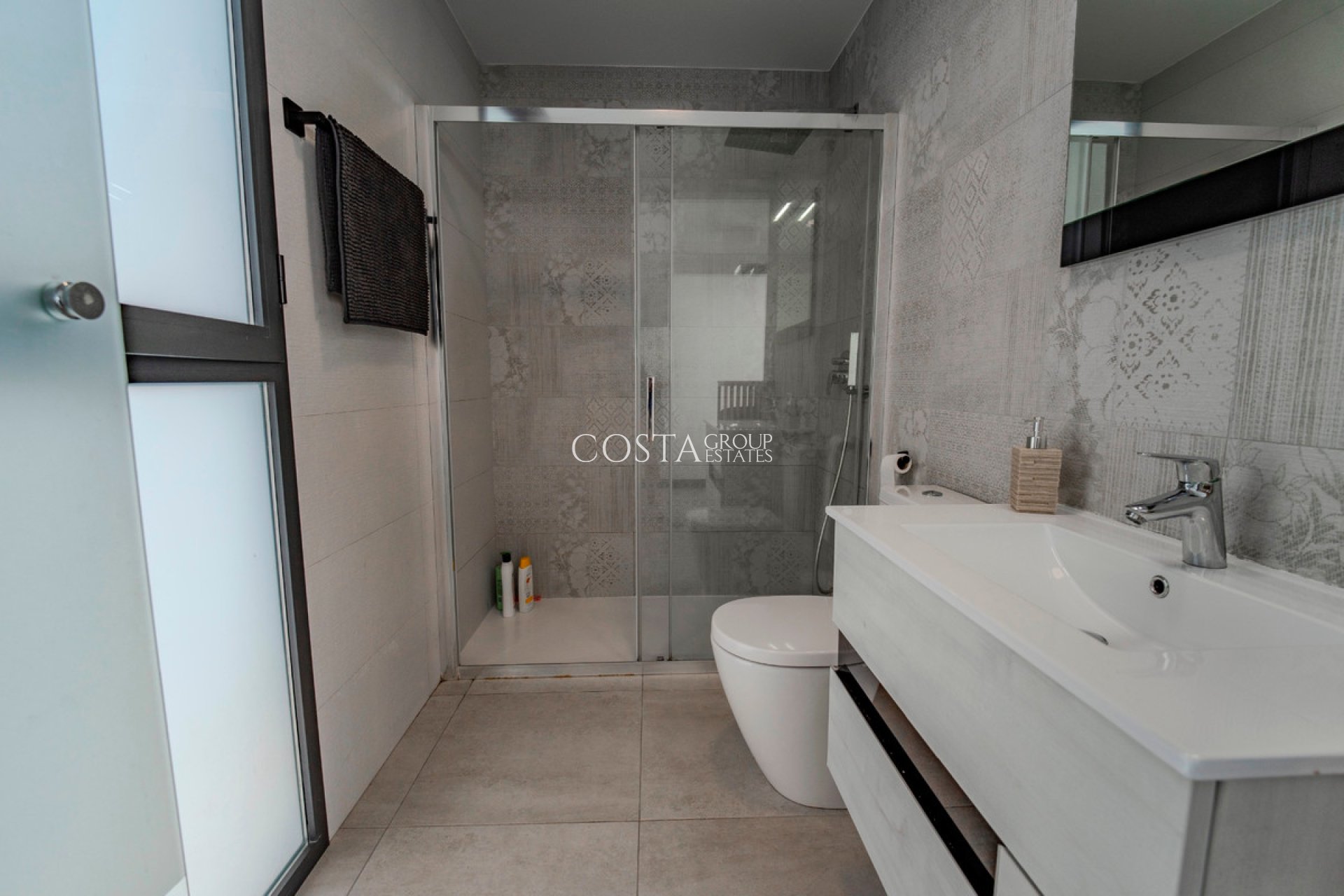 Wiederverkauf - Villa -
Benijofar