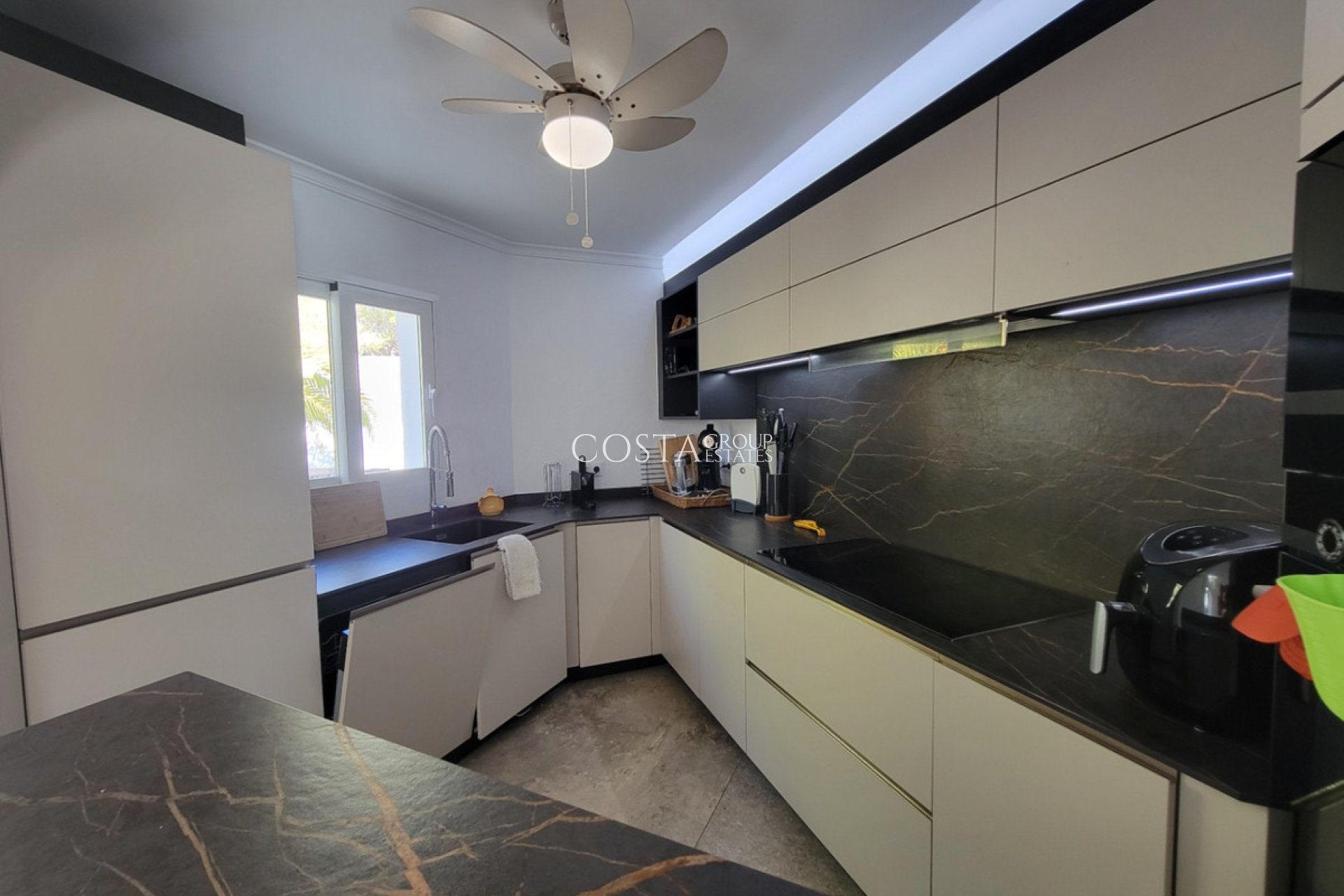 Wiederverkauf - Villa -
Calpe - Calpe Centro