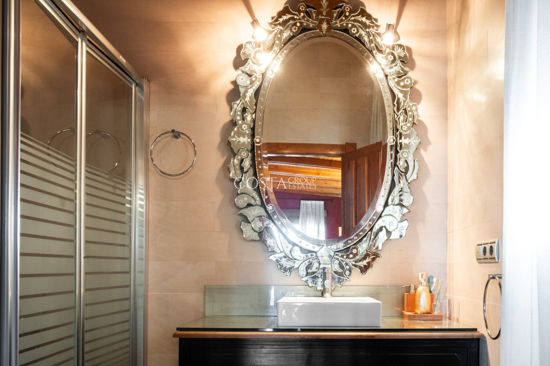 Wiederverkauf - Villa -
Catral