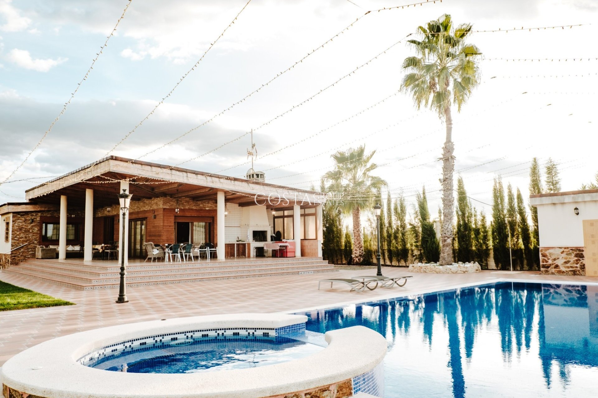 Wiederverkauf - Villa -
Catral