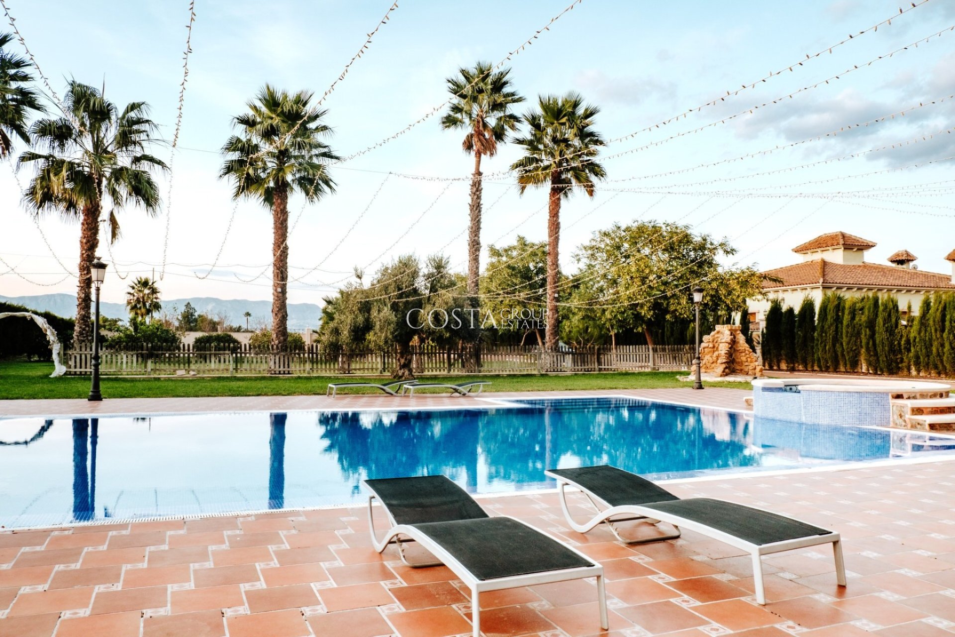 Wiederverkauf - Villa -
Catral