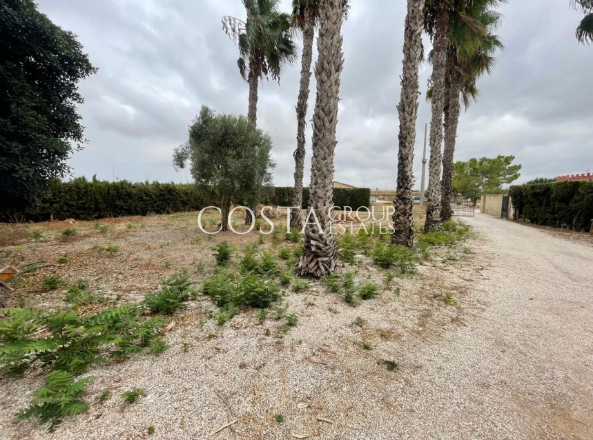 Wiederverkauf - Villa -
Daya Vieja - Daya Vieja Centro