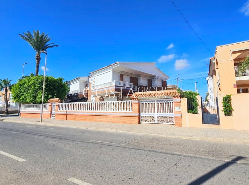 Wiederverkauf - Villa -
Los Alcazares