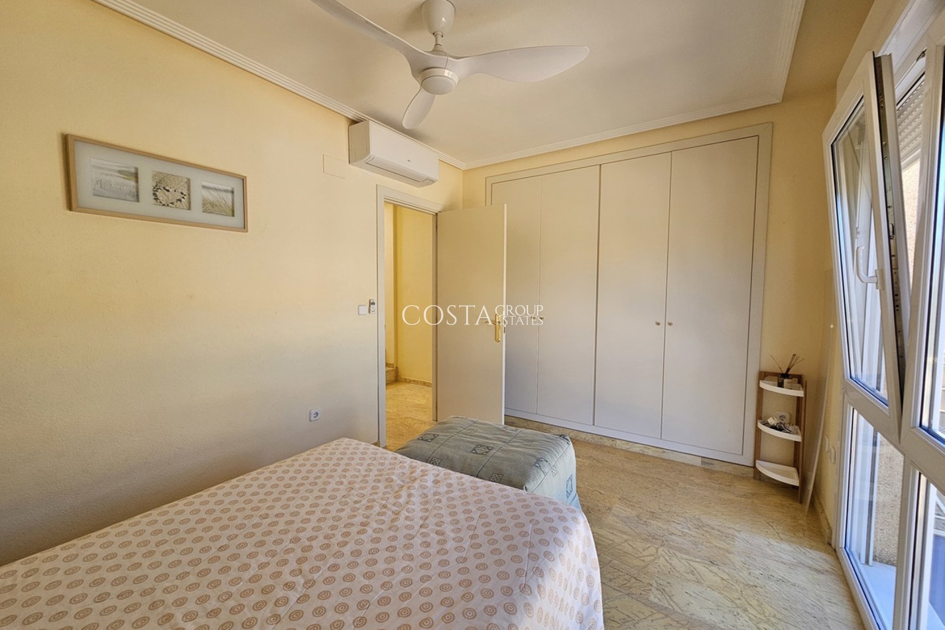 Wiederverkauf - Villa -
Orihuela Costa - Cabo Roig