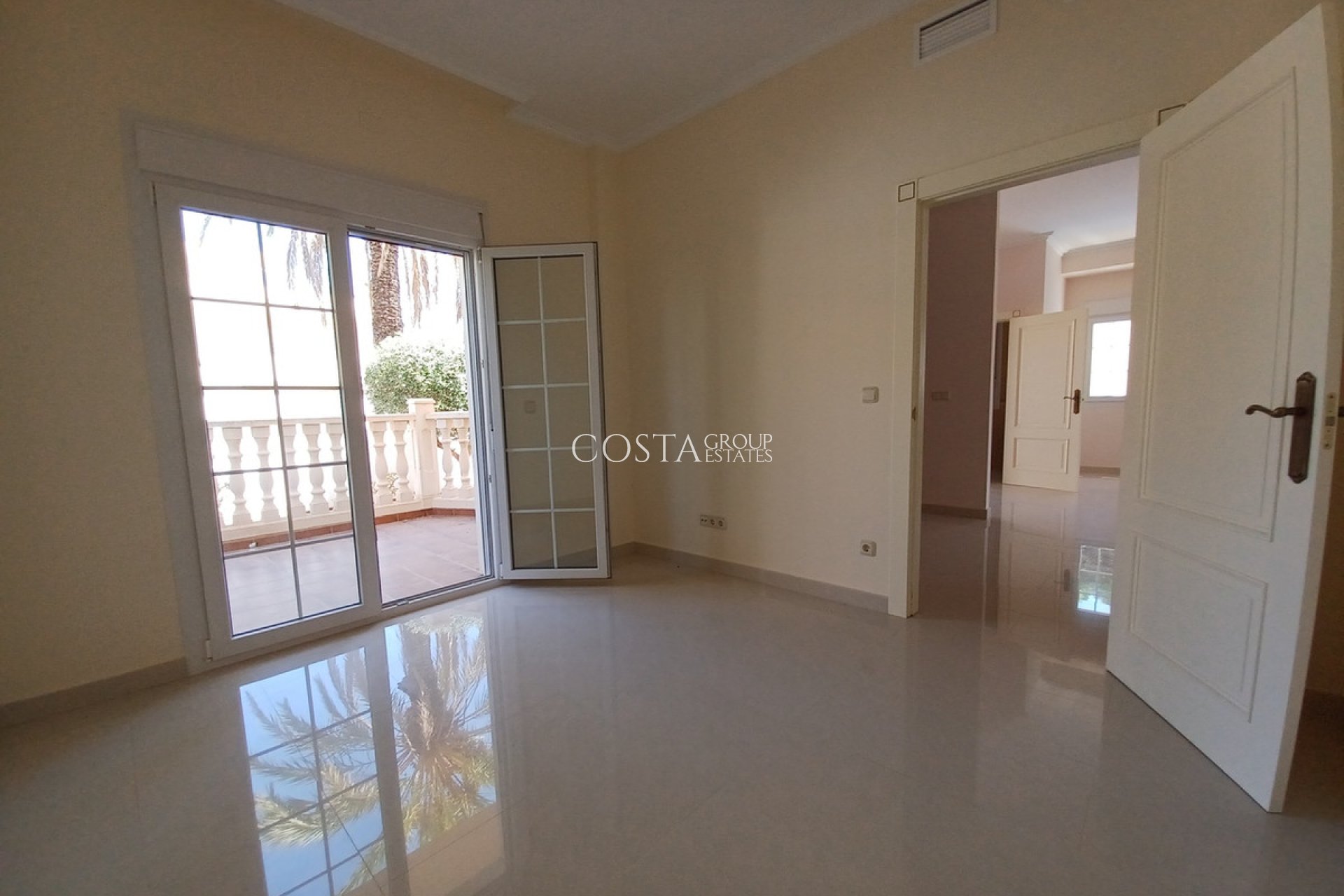 Wiederverkauf - Villa -
Orihuela Costa - Cabo Roig