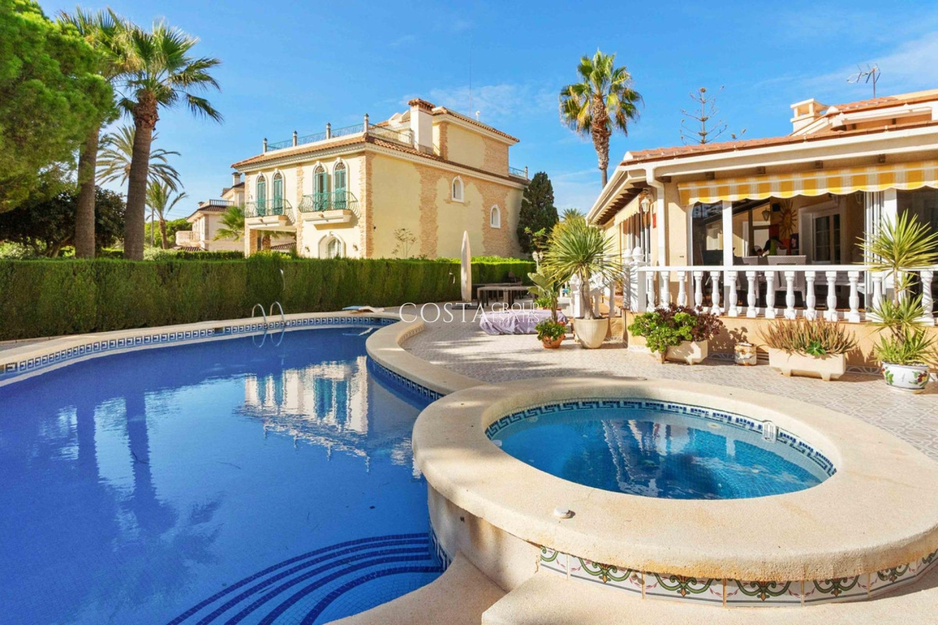 Wiederverkauf - Villa -
Orihuela Costa - Cabo Roig