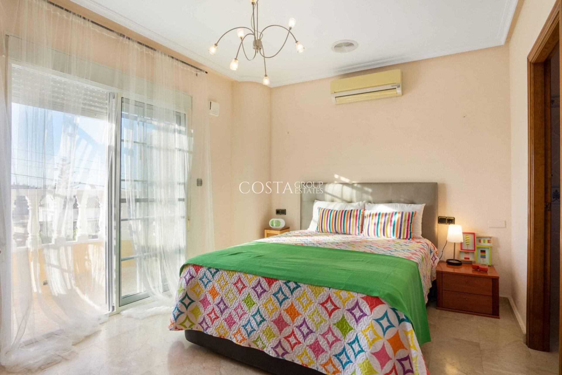 Wiederverkauf - Villa -
Orihuela Costa - La Florida