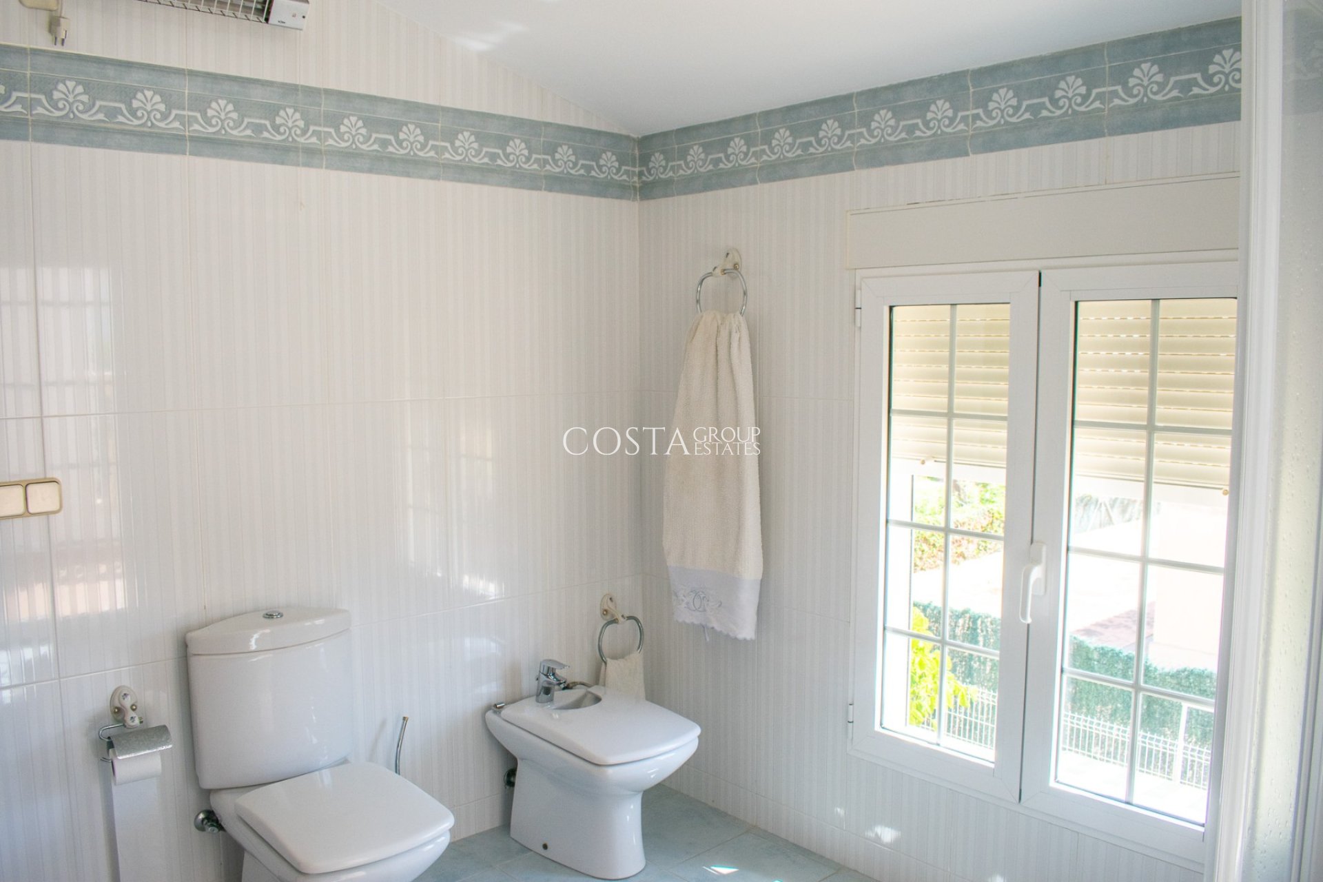 Wiederverkauf - Villa -
Orihuela Costa - MUY CERCA DE LA PLAYA