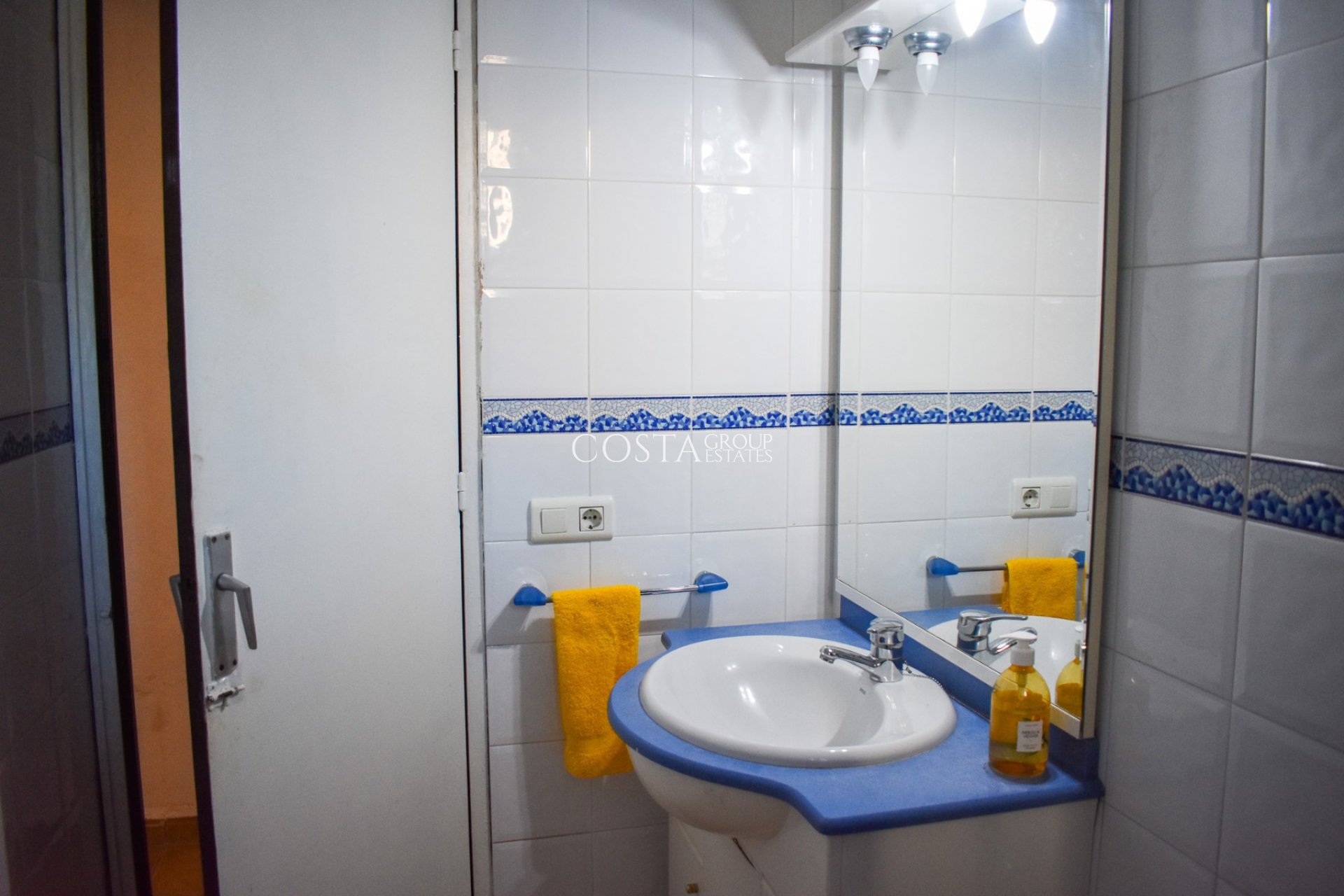 Wiederverkauf - Villa -
Orihuela Costa - Punta Prima