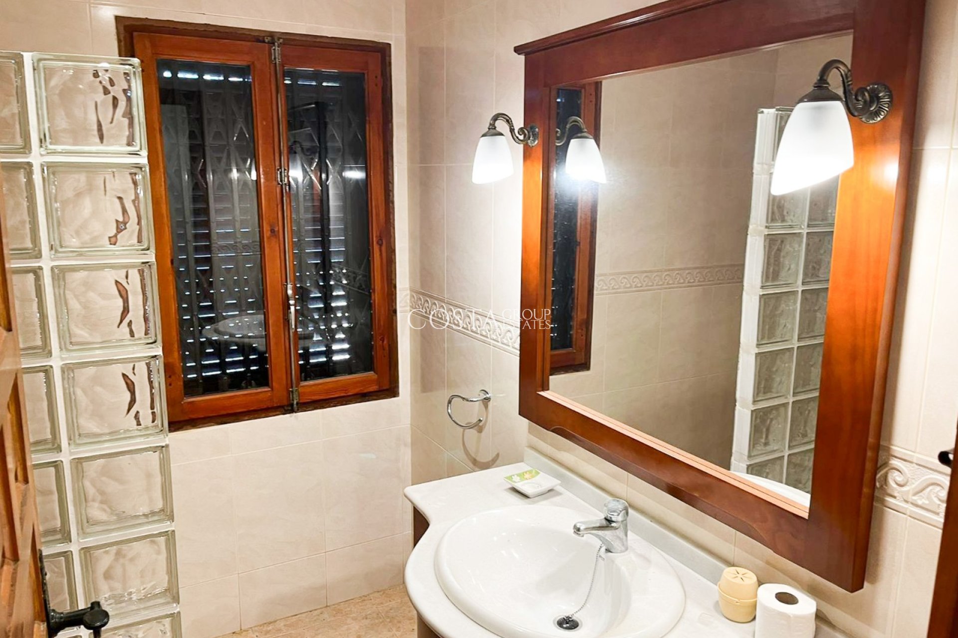 Wiederverkauf - Villa -
Orihuela Costa - Punta Prima