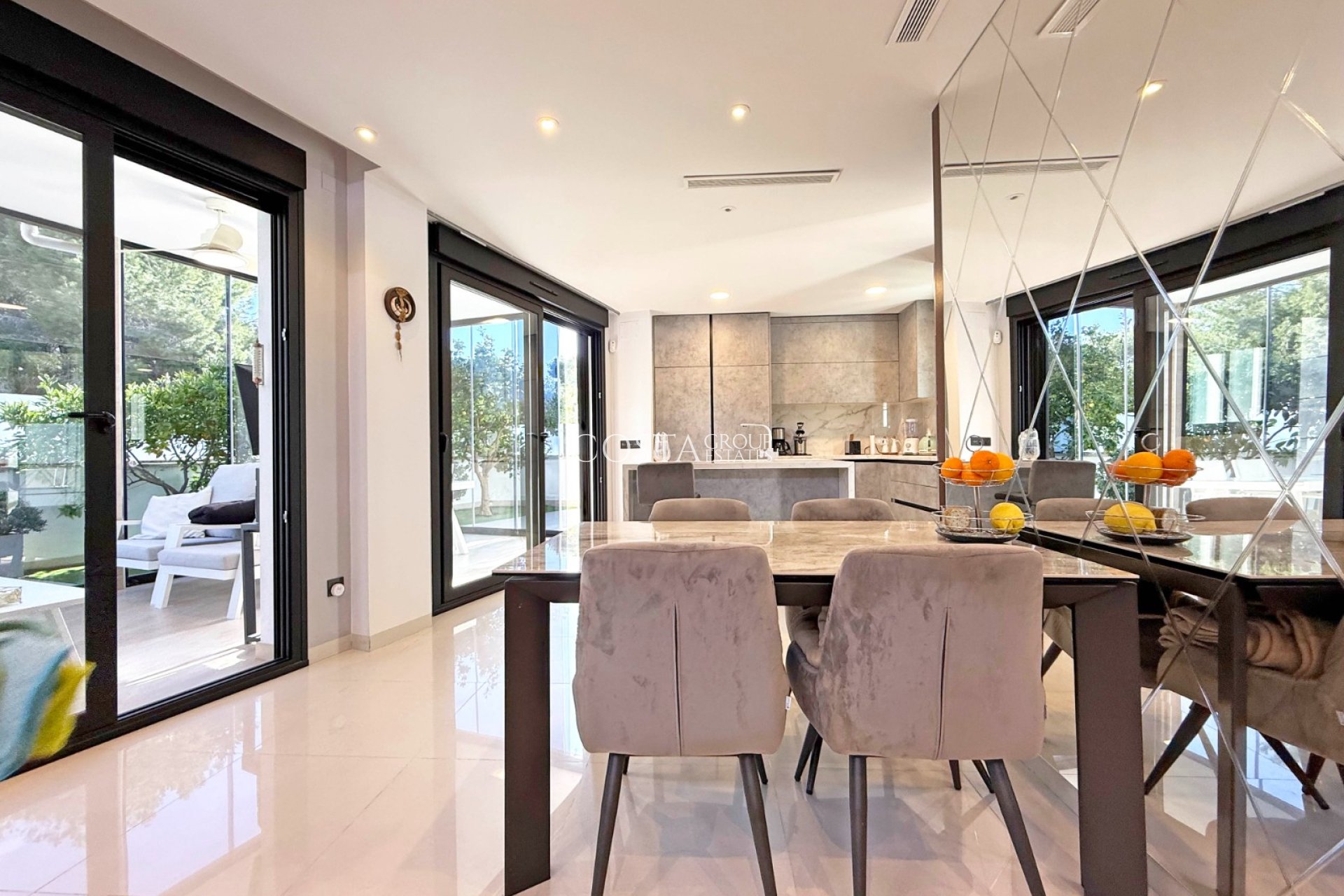 Wiederverkauf - Villa -
Orihuela Costa - Villamartín