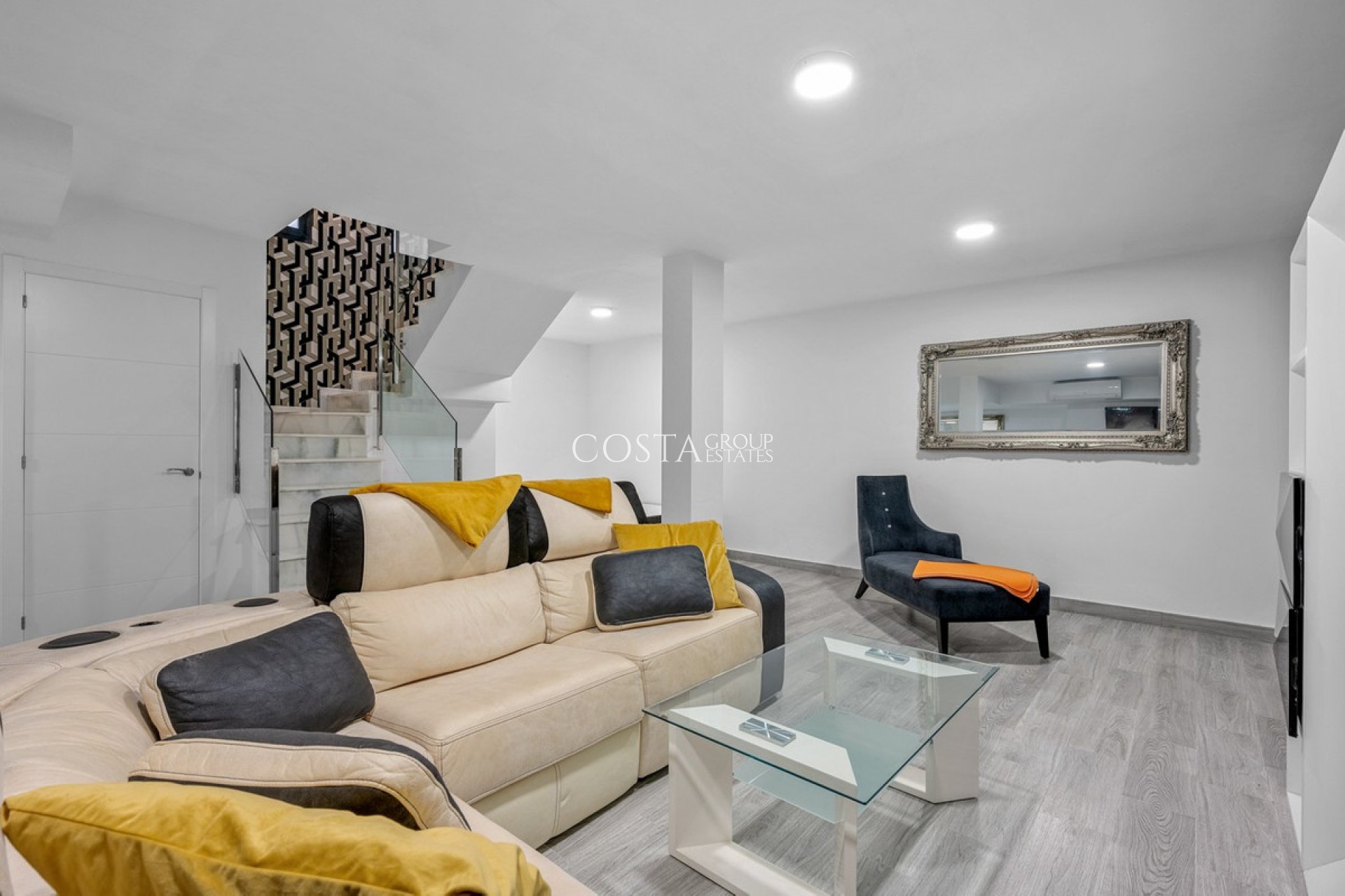 Wiederverkauf - Villa -
Orihuela Costa