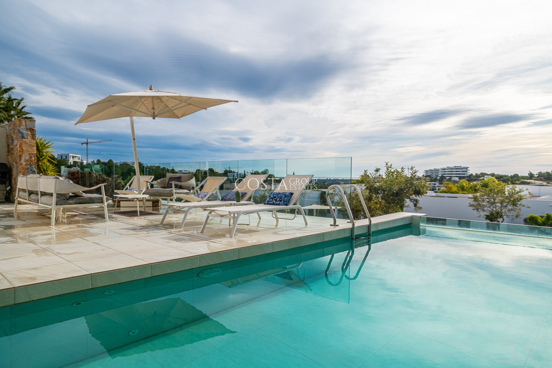 Wiederverkauf - Villa -
Orihuela - Las Colinas Golf