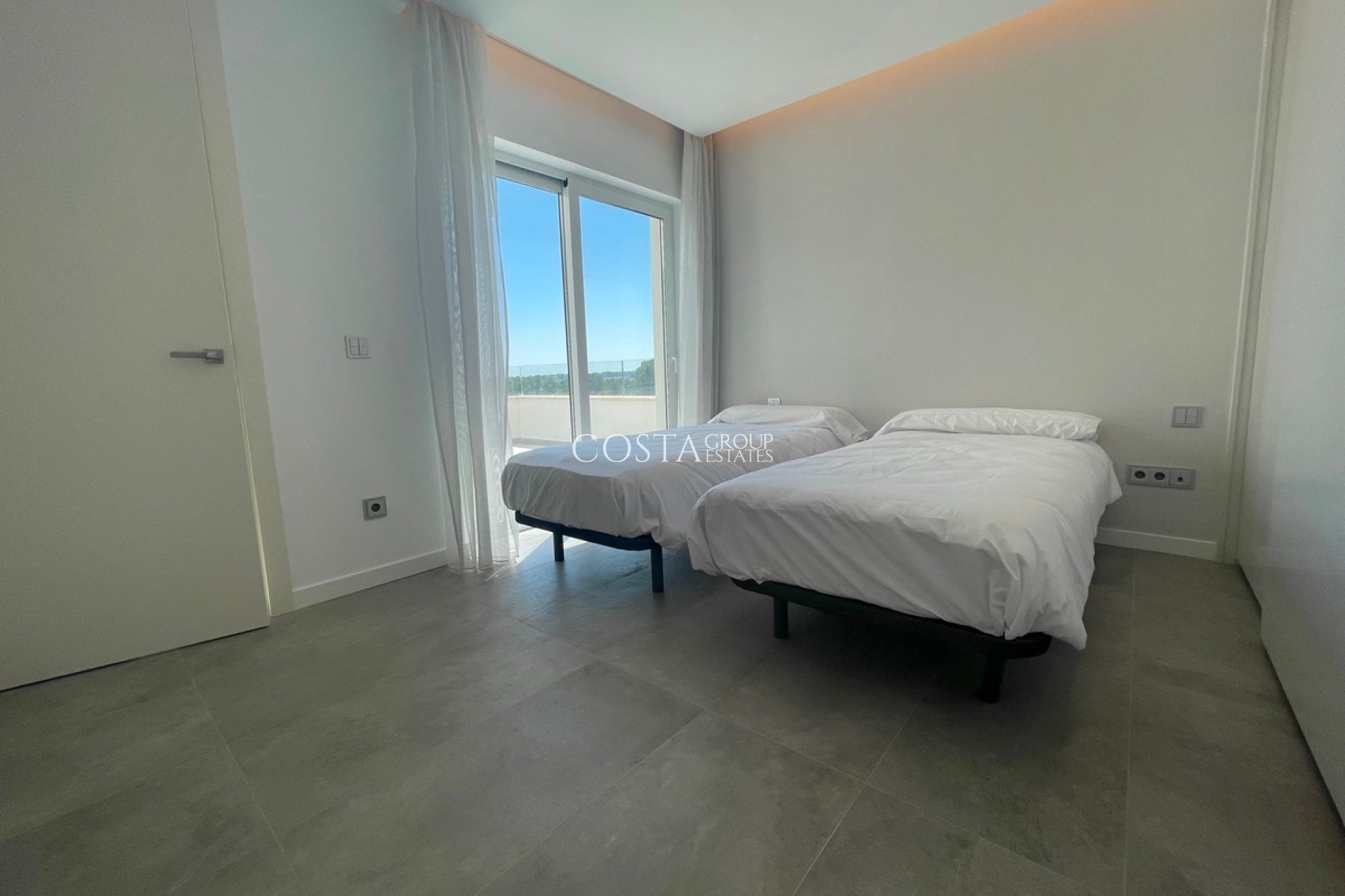 Wiederverkauf - Villa -
Orihuela - Las Colinas Golf