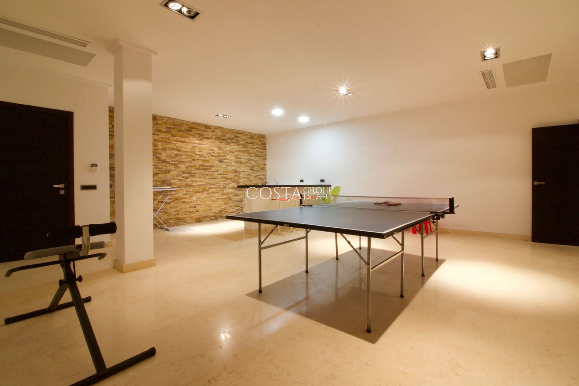 Wiederverkauf - Villa -
Orihuela - Orihuela Costa