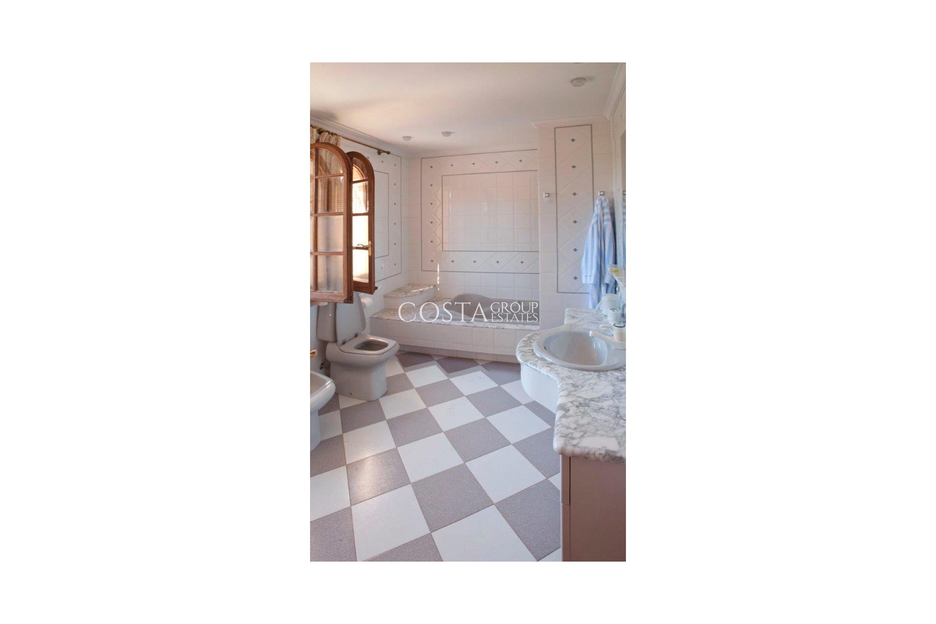 Wiederverkauf - Villa -
Orihuela - Orihuela Costa