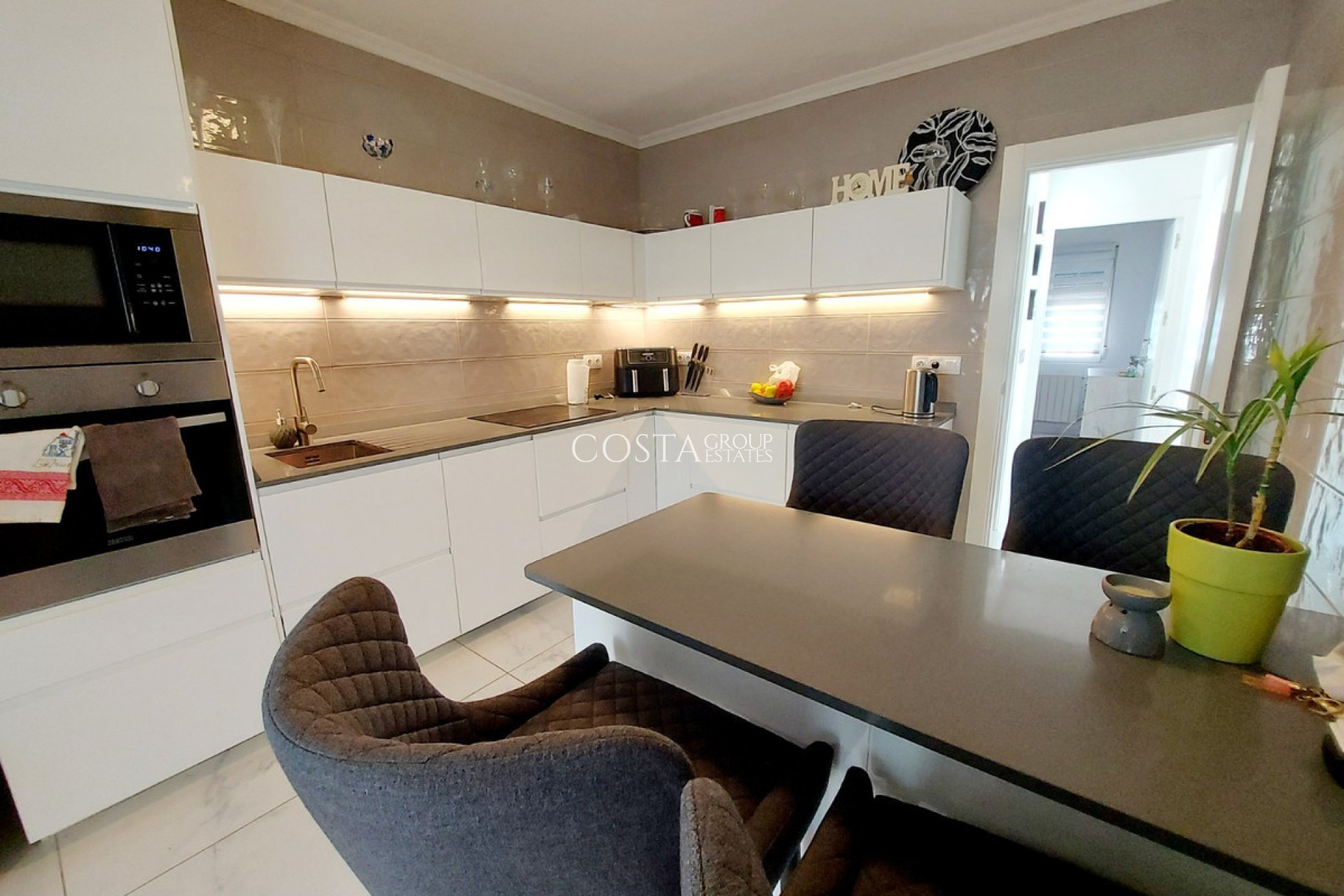 Wiederverkauf - Villa -
Orihuela - Orihuela Costa