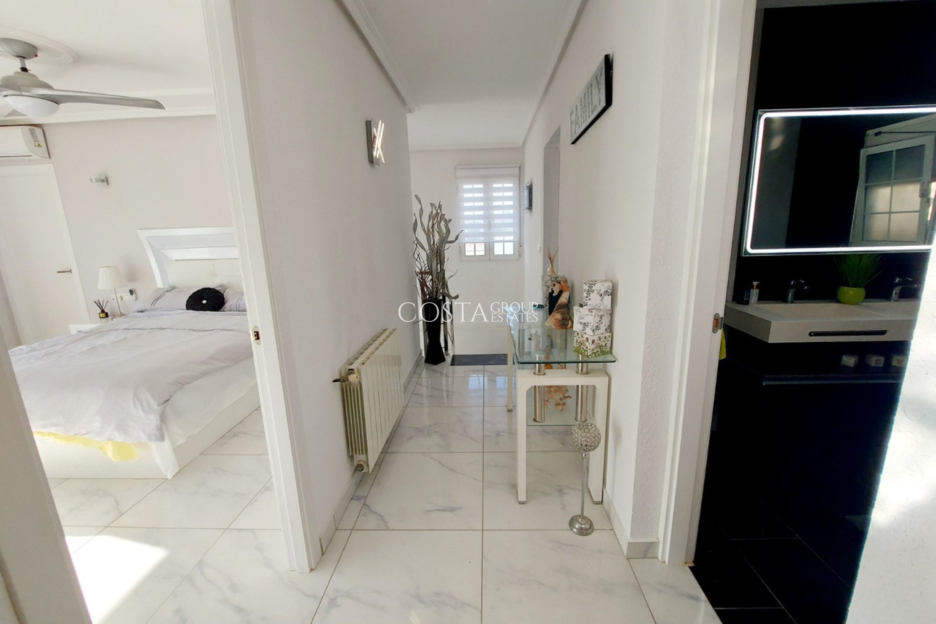 Wiederverkauf - Villa -
Orihuela - Orihuela Costa