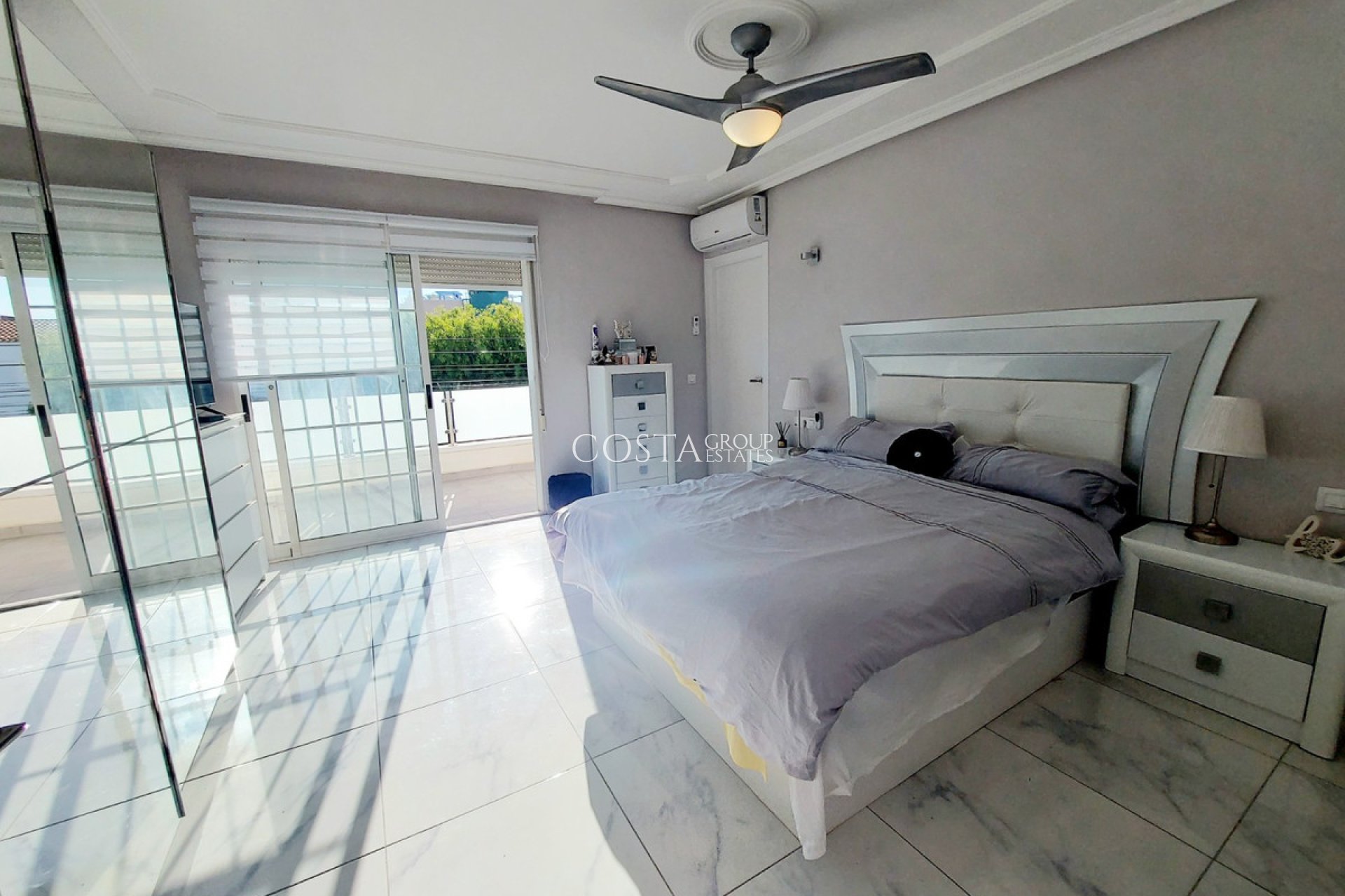 Wiederverkauf - Villa -
Orihuela - Orihuela Costa