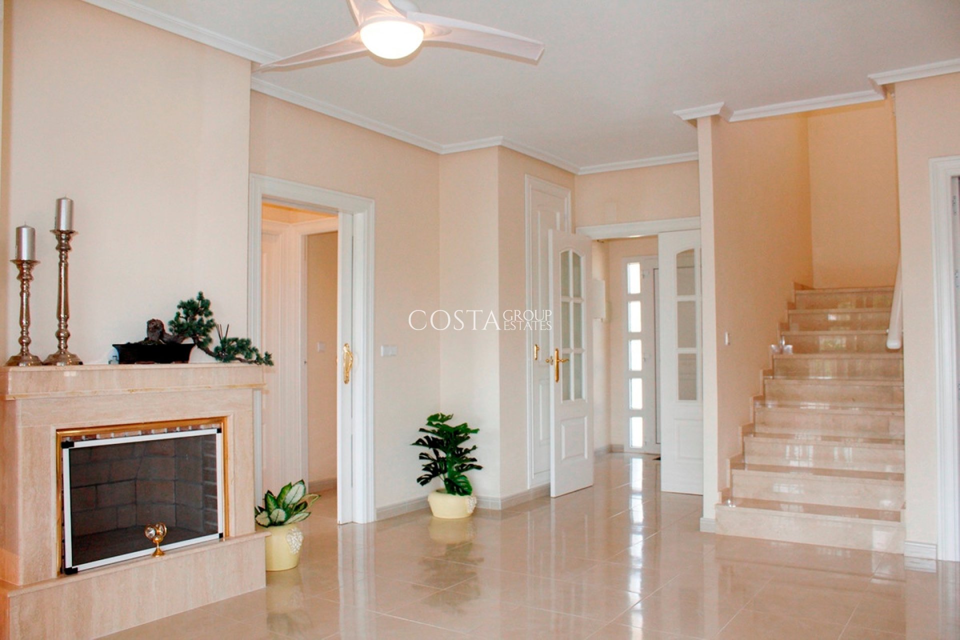 Wiederverkauf - Villa -
Orihuela - Orihuela Costa