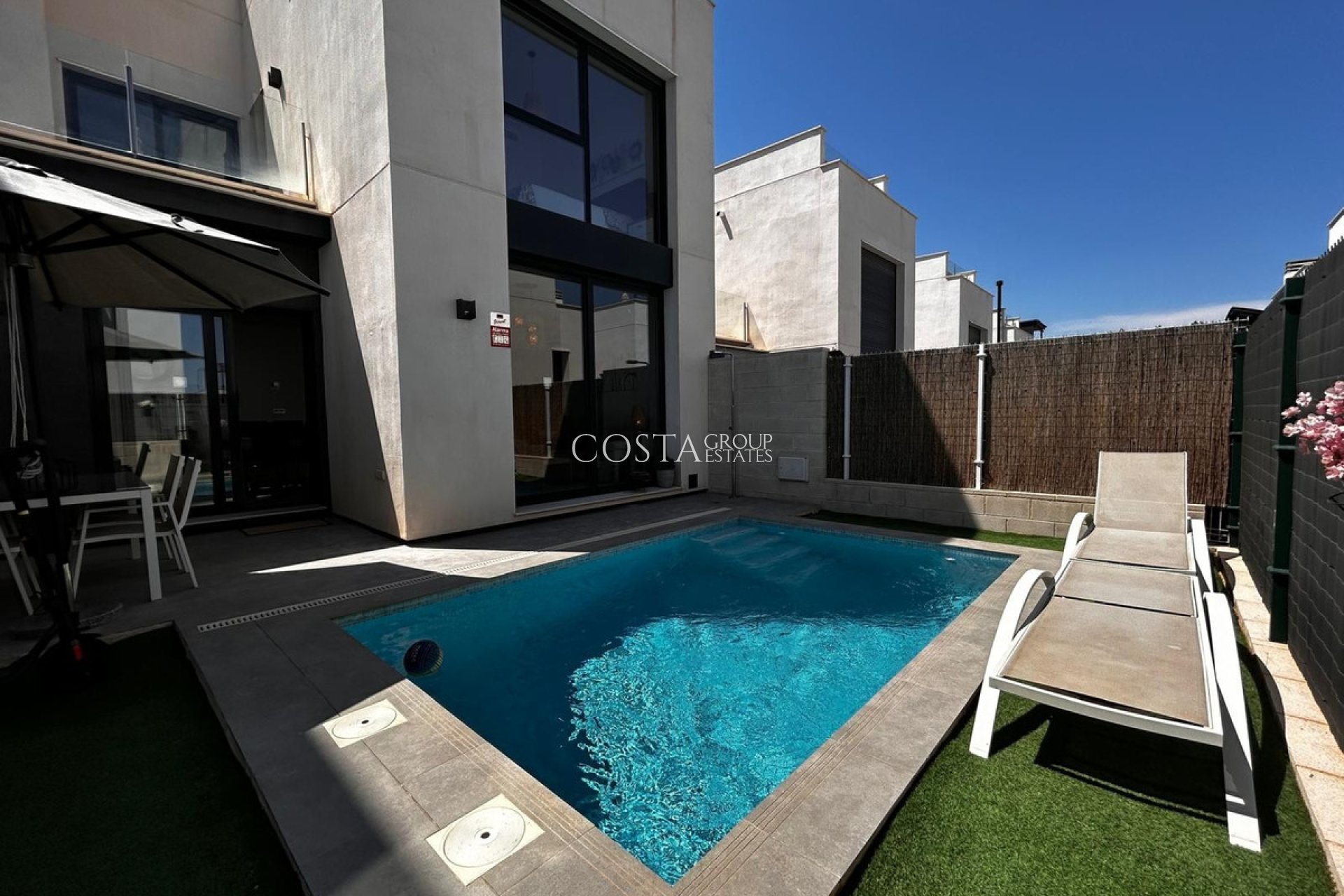 Wiederverkauf - Villa -
Orihuela - Orihuela Costa