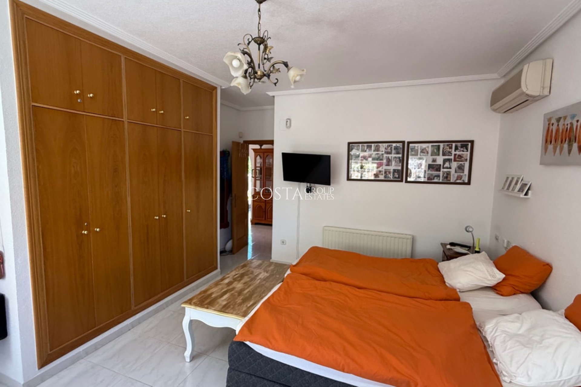 Wiederverkauf - Villa -
Orihuela - Orihuela Costa