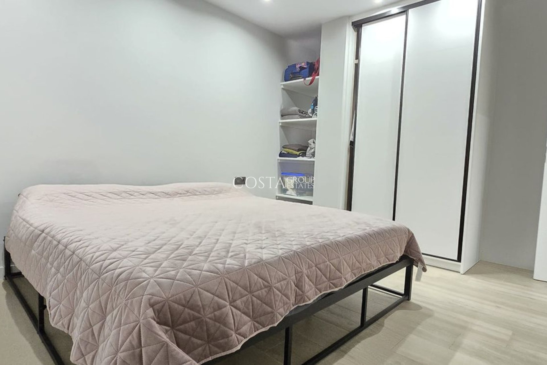 Wiederverkauf - Villa -
Orihuela - Punta Prima