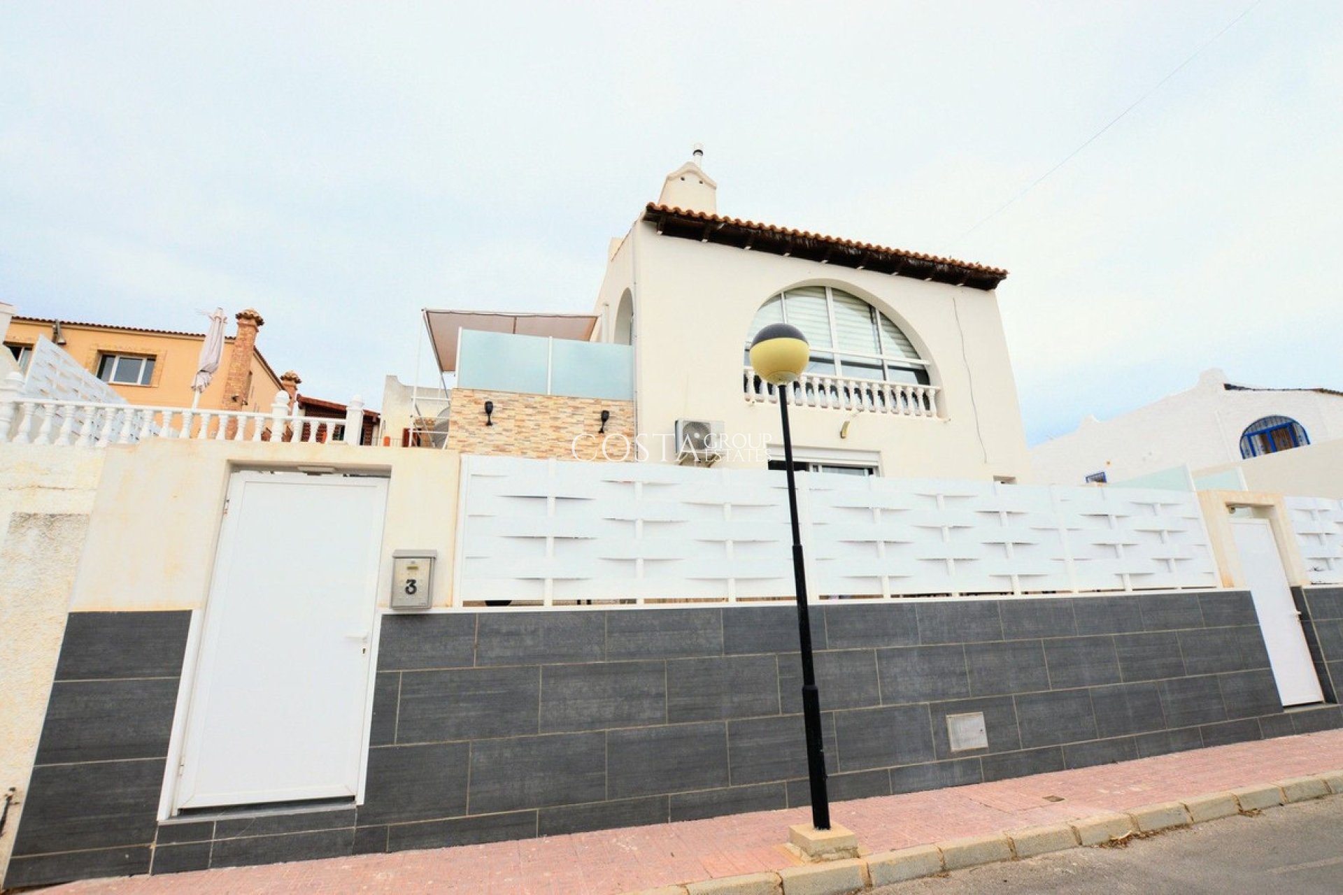 Wiederverkauf - Villa -
Orihuela - Villamartin