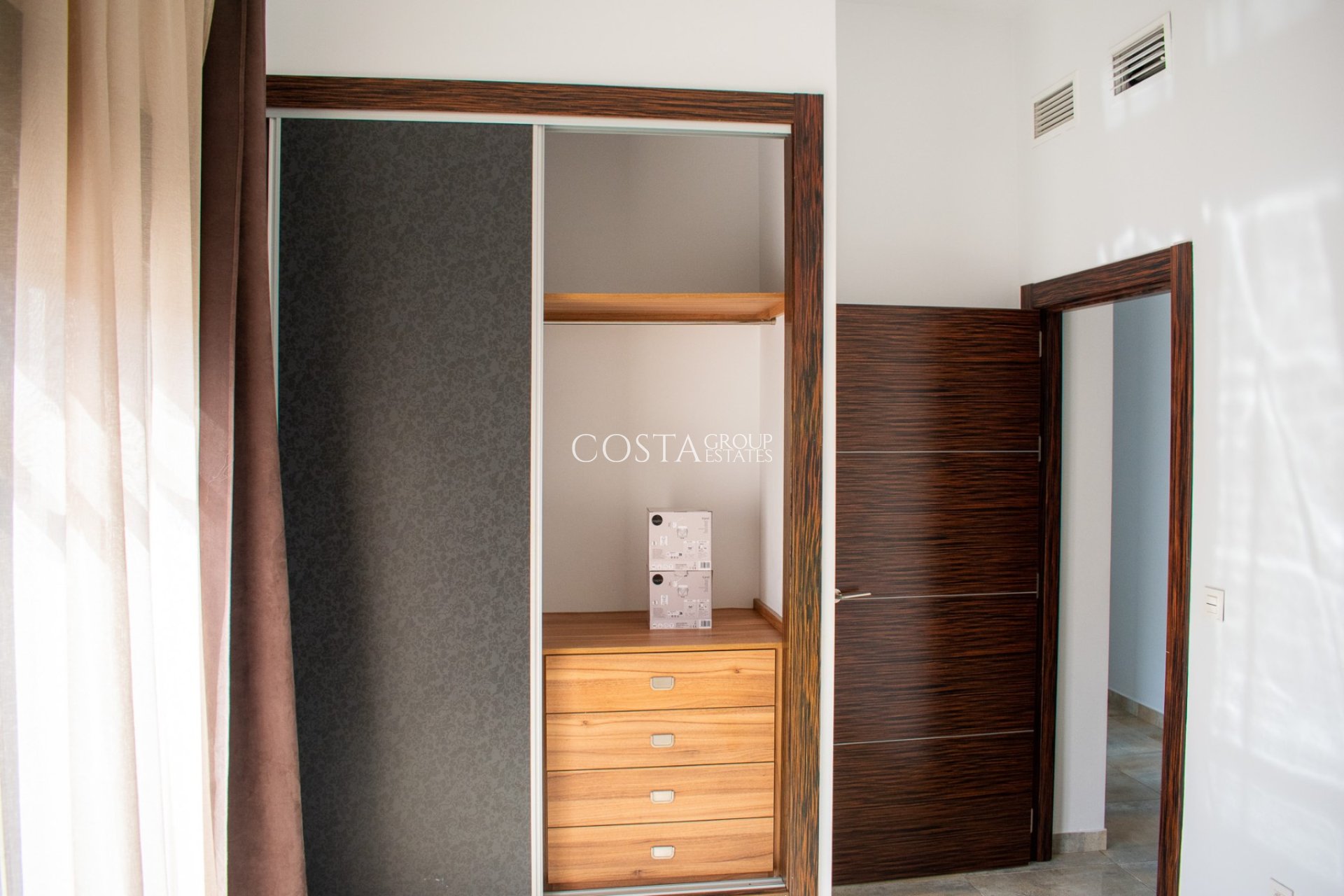 Wiederverkauf - Villa -
Pilar de la Horadada - Torre de la Horadada