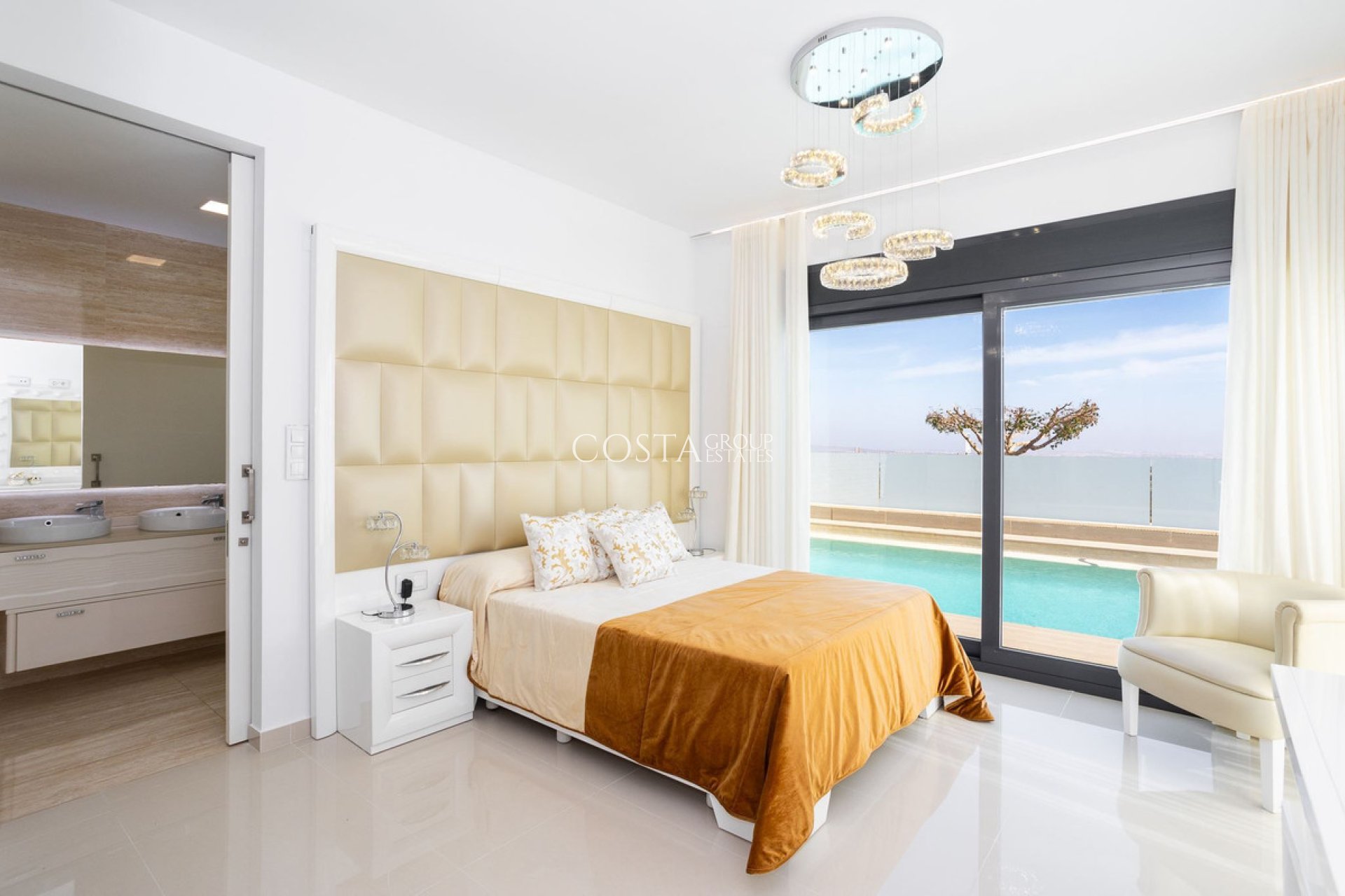 Wiederverkauf - Villa -
San Miguel de Salinas - San Miguel de Salinas Centro