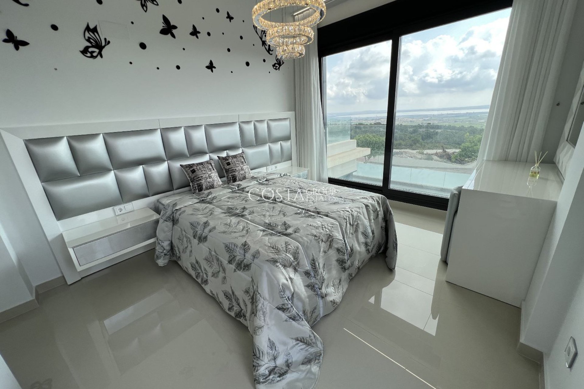 Wiederverkauf - Villa -
San Miguel de Salinas - San Miguel de Salinas Centro