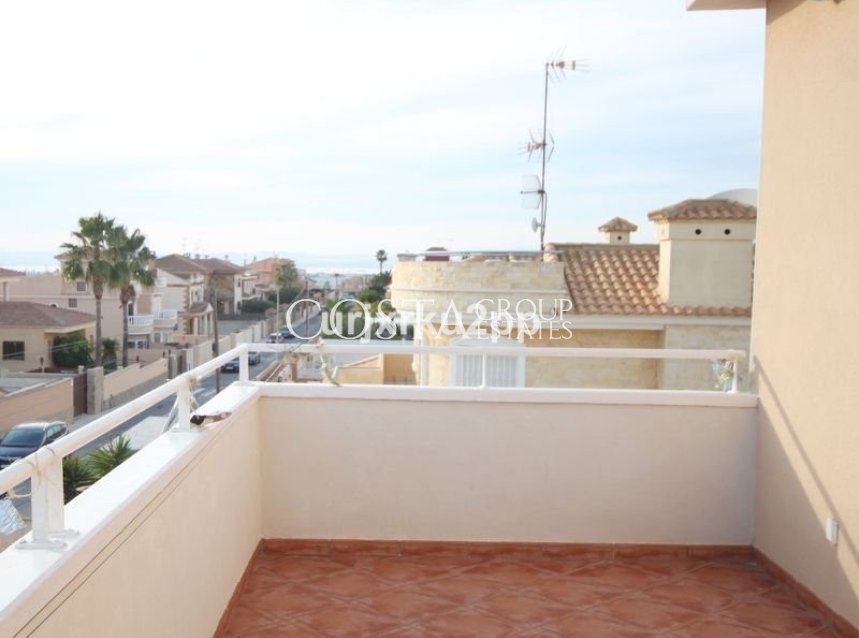 Wiederverkauf - Villa -
Torrevieja - Aguas Nuevas