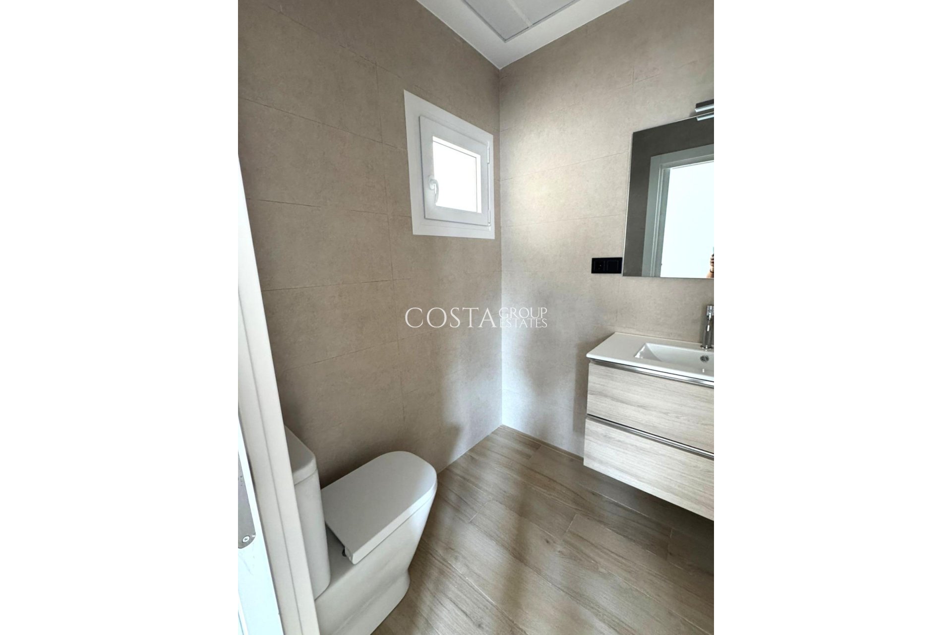 Wiederverkauf - Villa -
Torrevieja - Aguas Nuevas