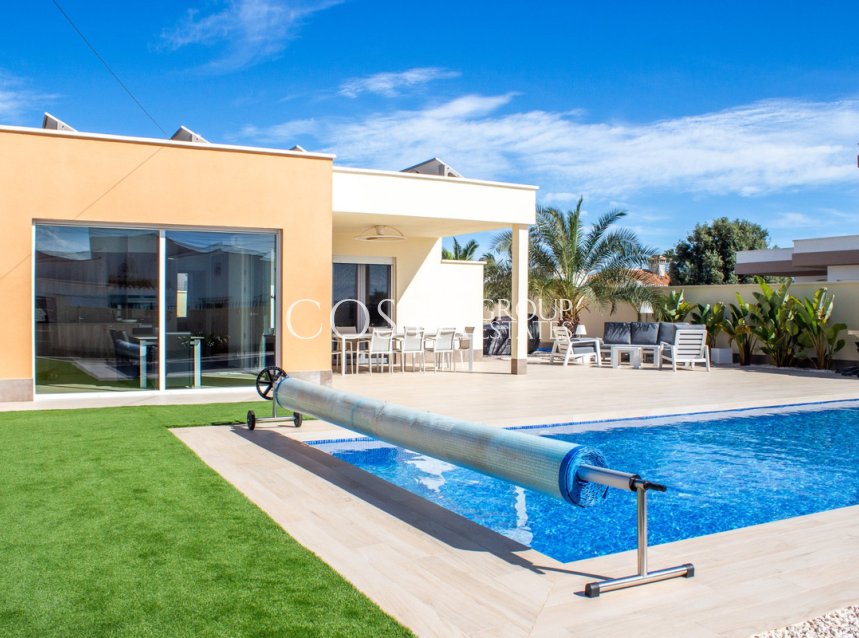 Wiederverkauf - Villa -
Torrevieja - La Siesta