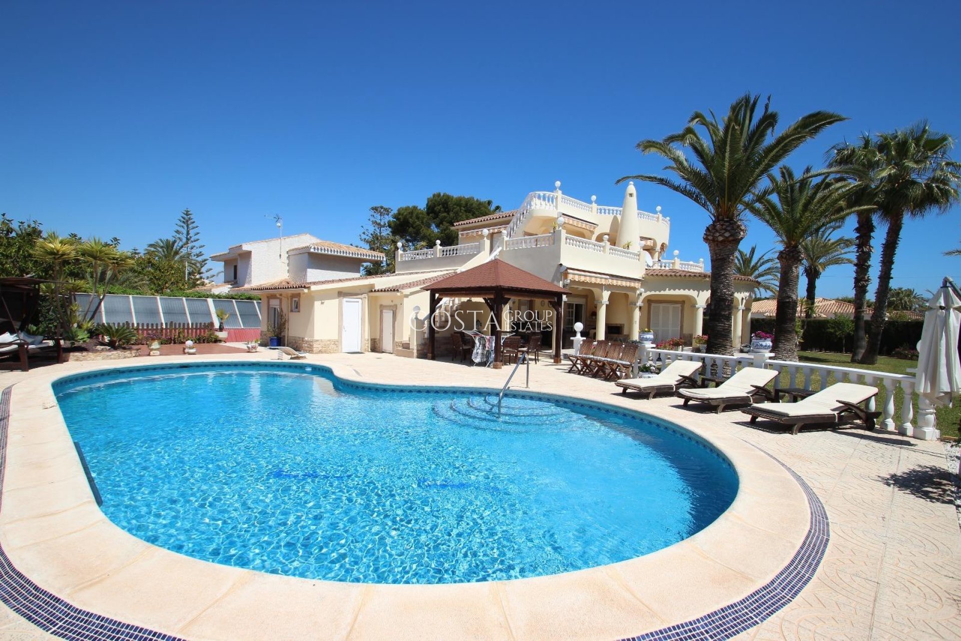 Wiederverkauf - Villa -
Torrevieja - Punta Prima