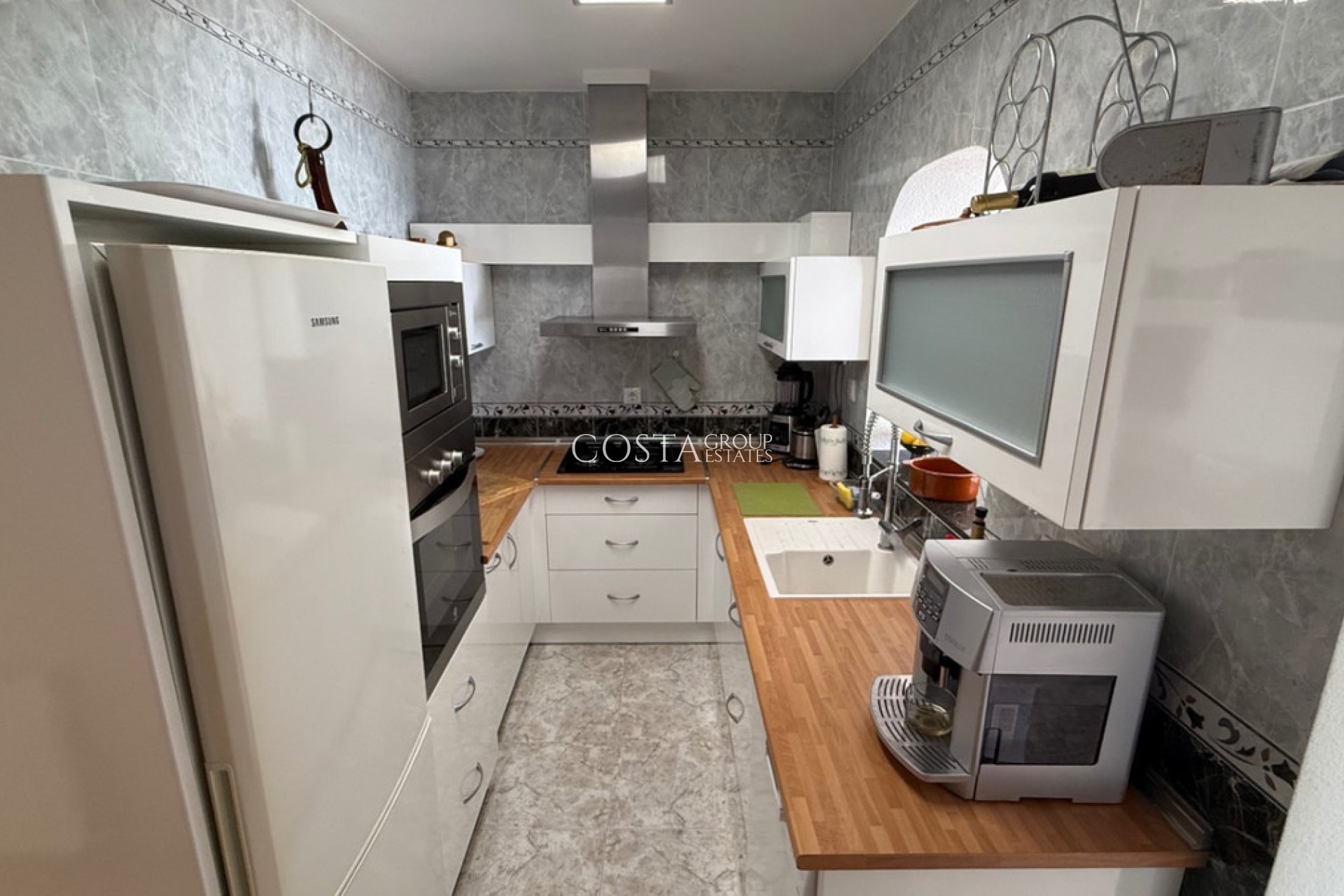 Wiederverkauf - Villa -
Torrevieja - Torrevieja Centro