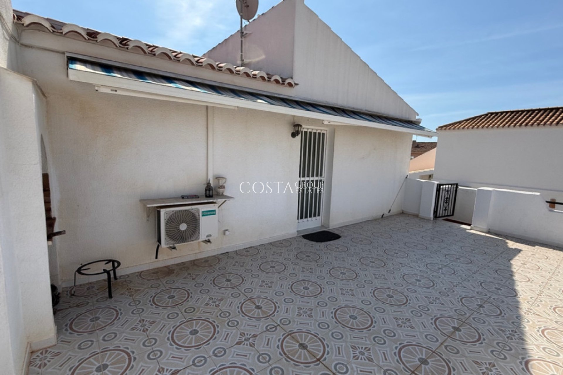 Wiederverkauf - Villa -
Torrevieja - Torrevieja Centro