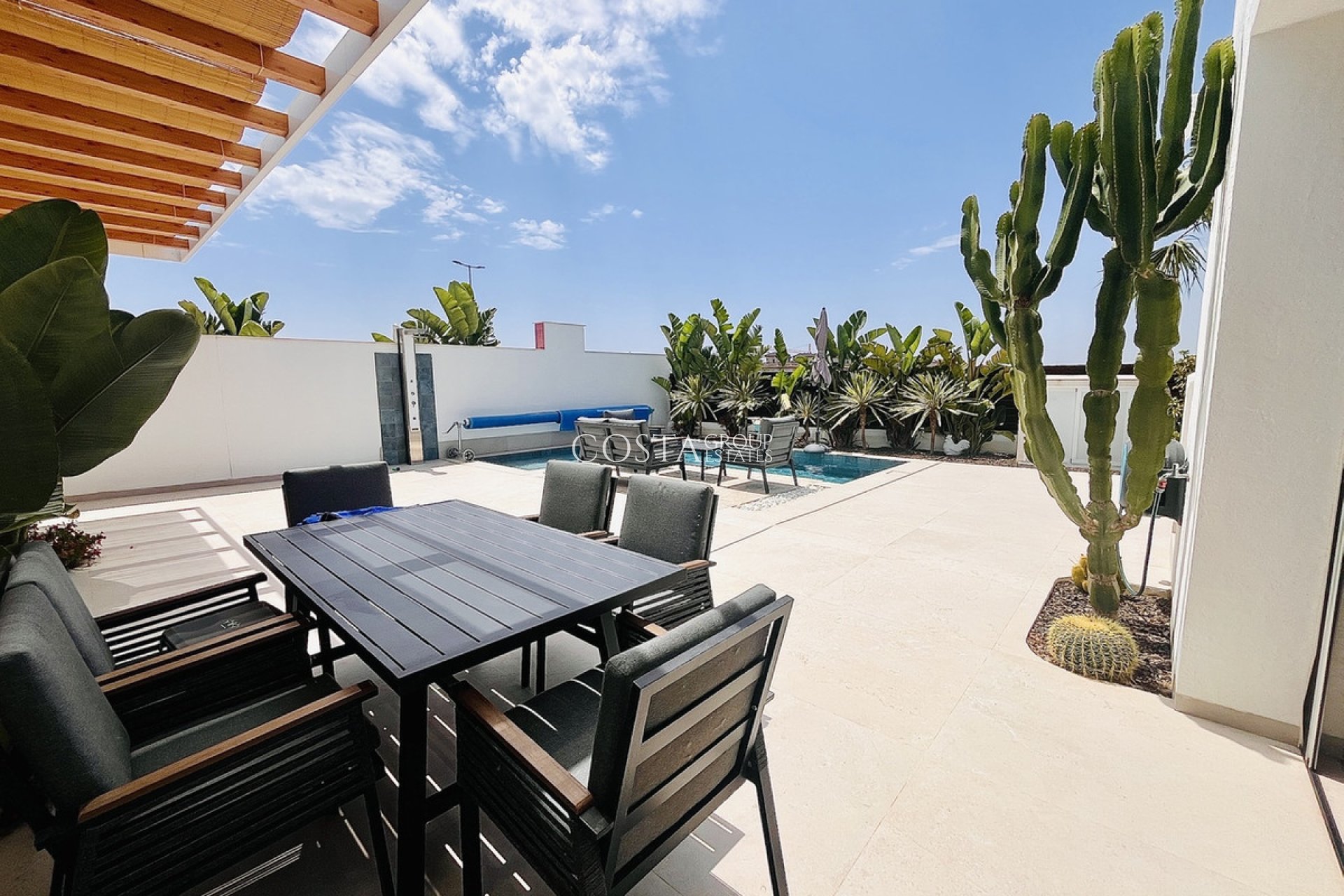 Wiederverkauf - Villa -
Torrevieja - Torrevieja Centro