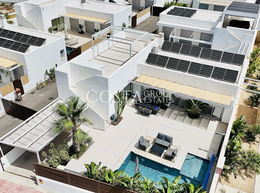 Wiederverkauf - Villa -
Torrevieja - Torrevieja Centro