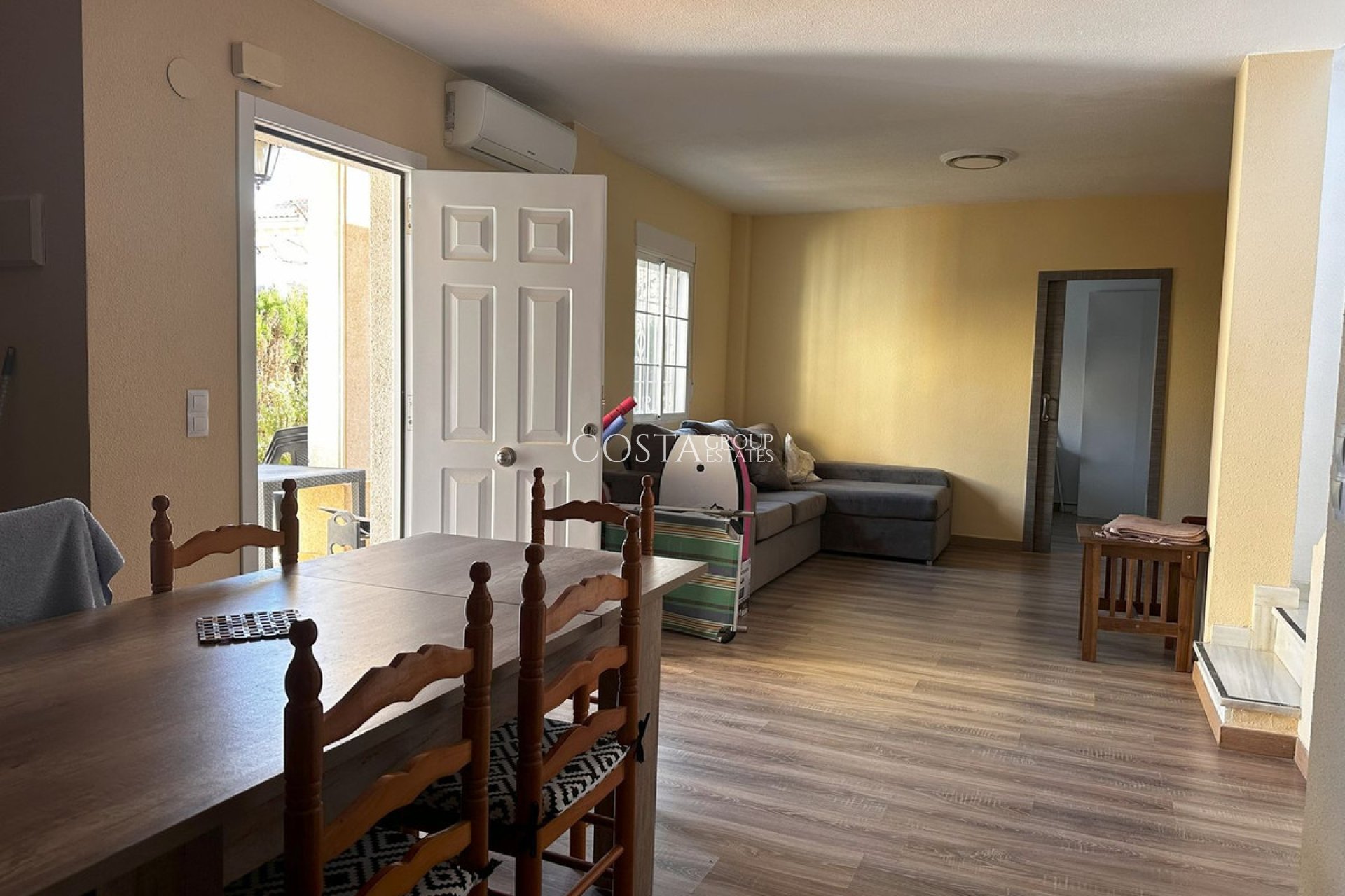 Wiederverkauf - Villa -
Torrevieja - Torrevieja Centro