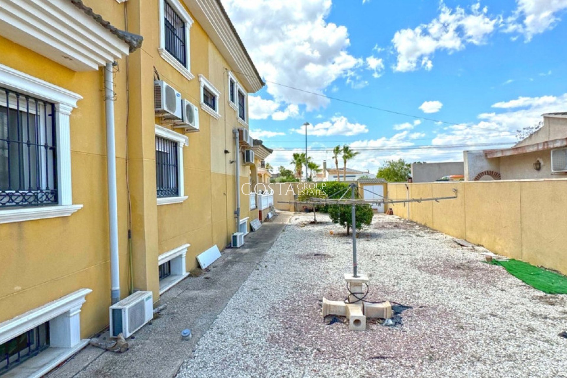 Wiederverkauf - Villa -
Torrevieja - Torrevieja Centro