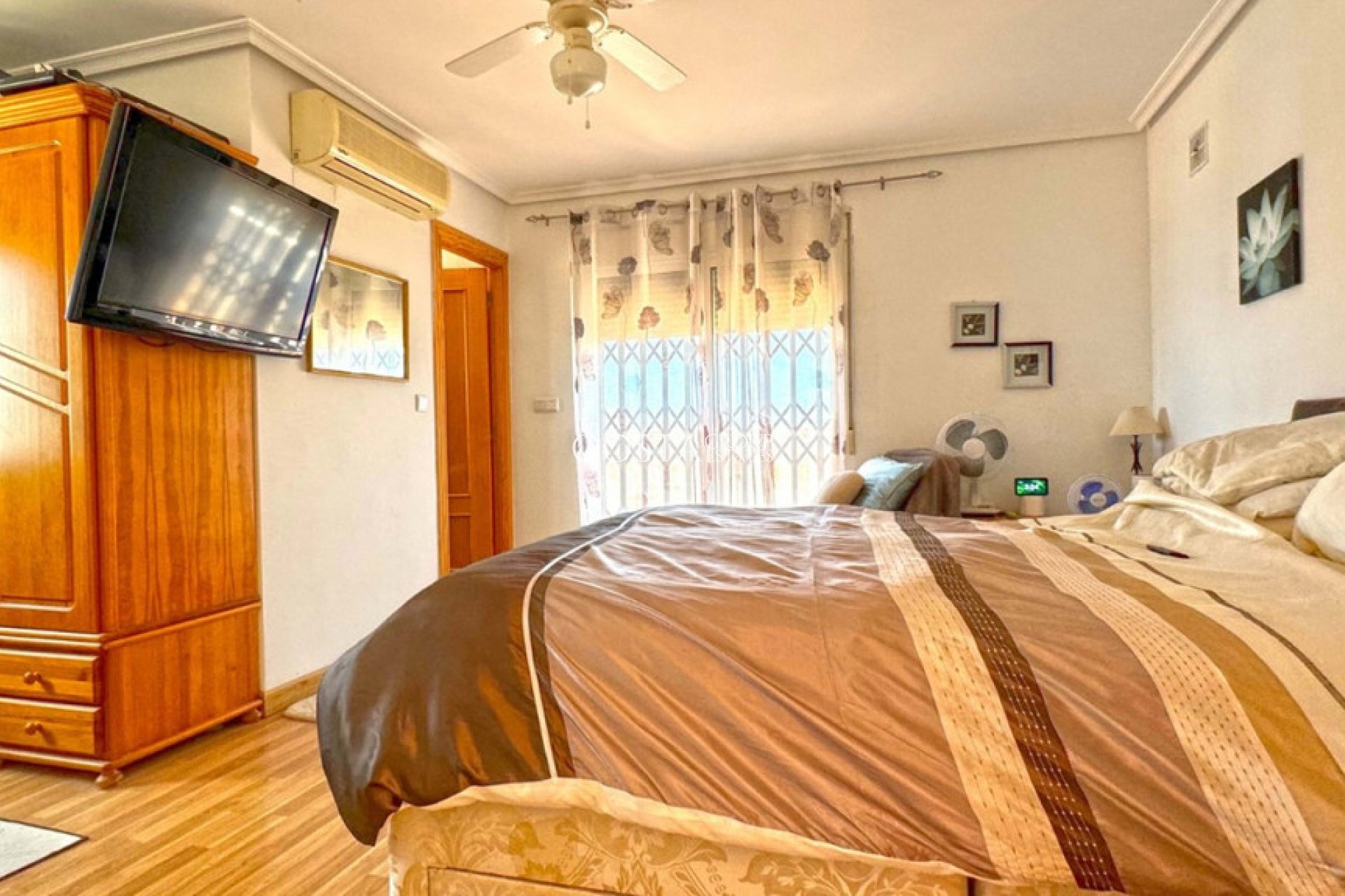 Wiederverkauf - Villa -
Torrevieja - Torrevieja Centro