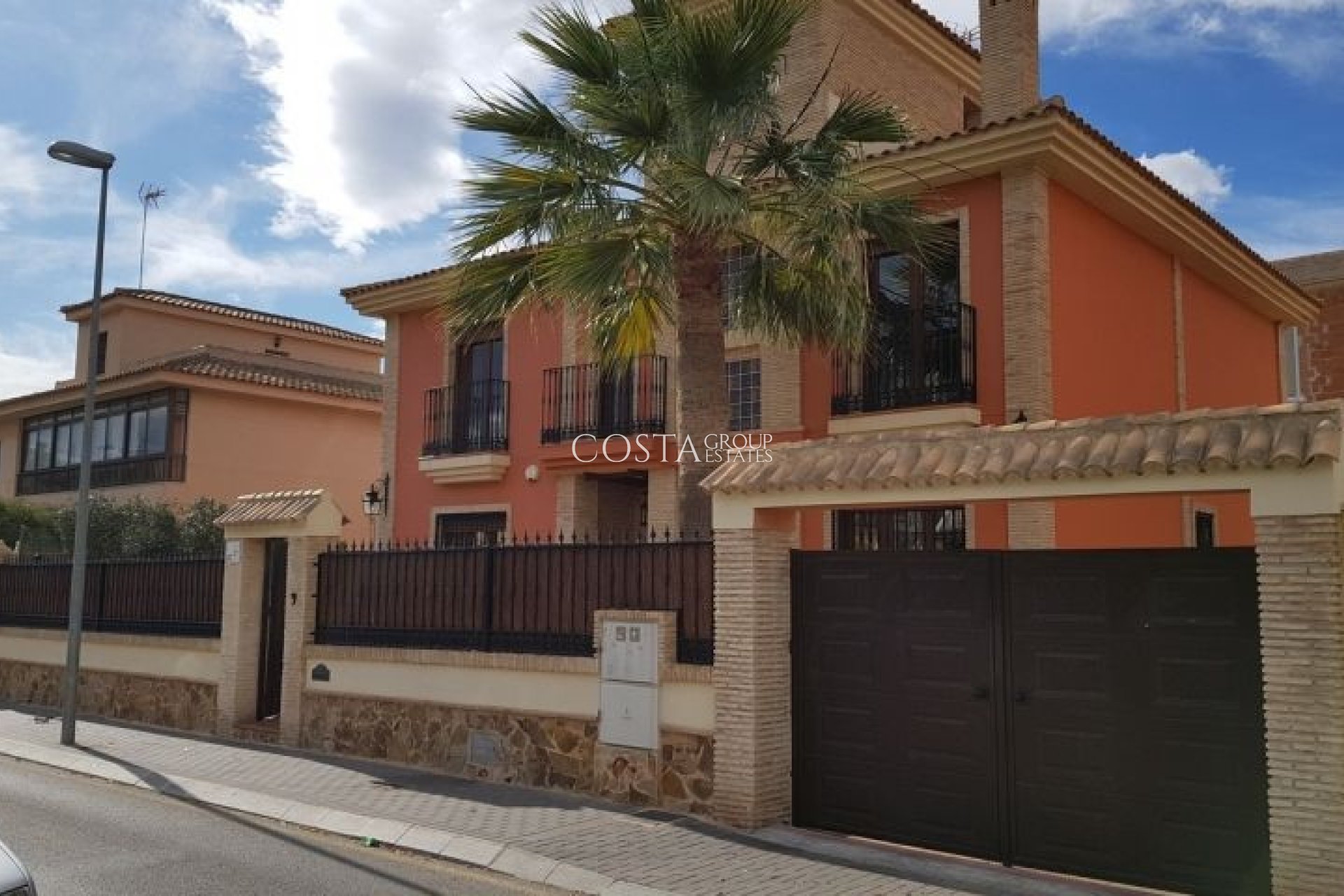 Wiederverkauf - Villa -
Torrevieja - Torrevieja Centro