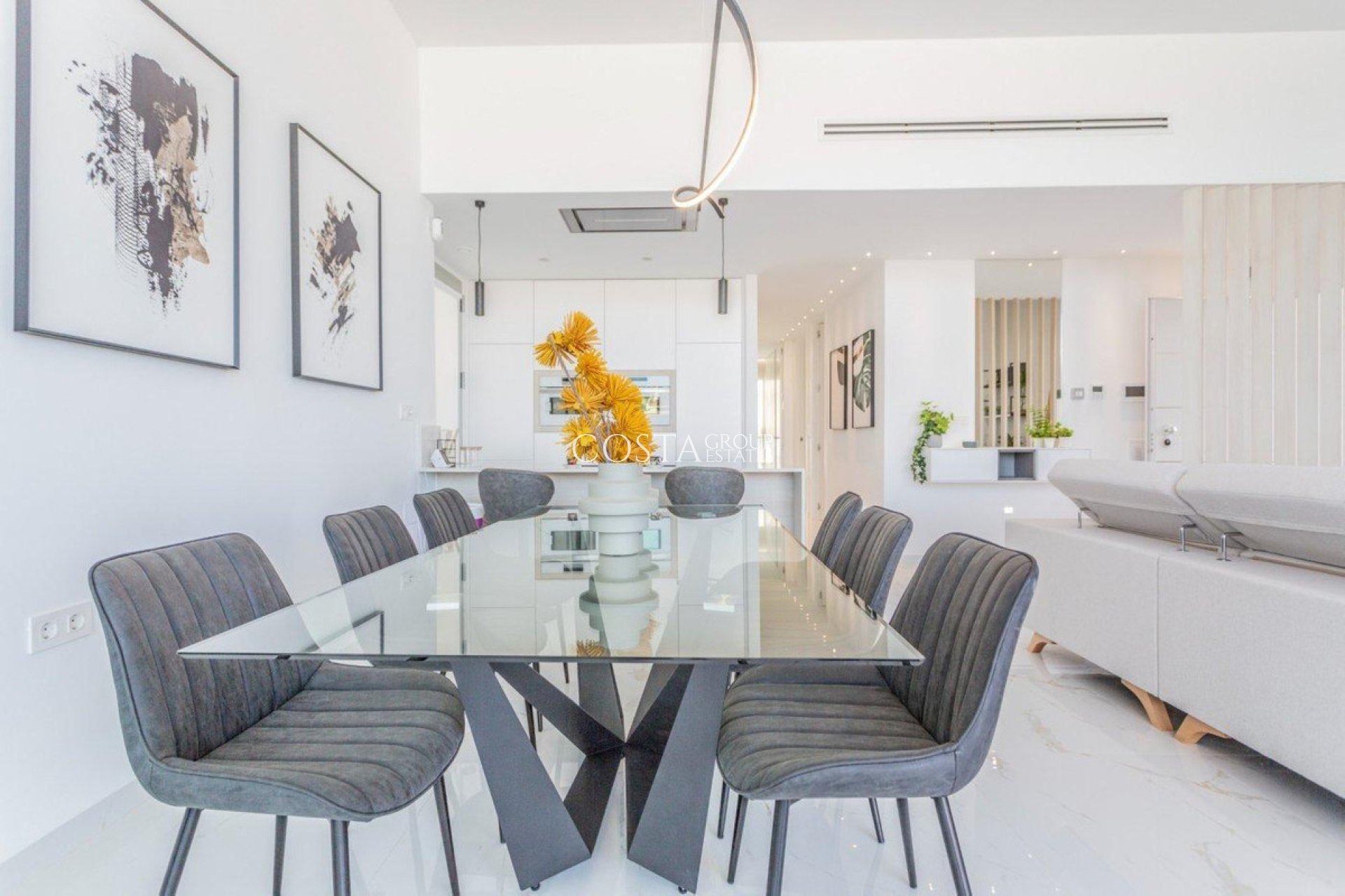 Wiederverkauf - Villa -
Torrevieja - Torrevieja Centro