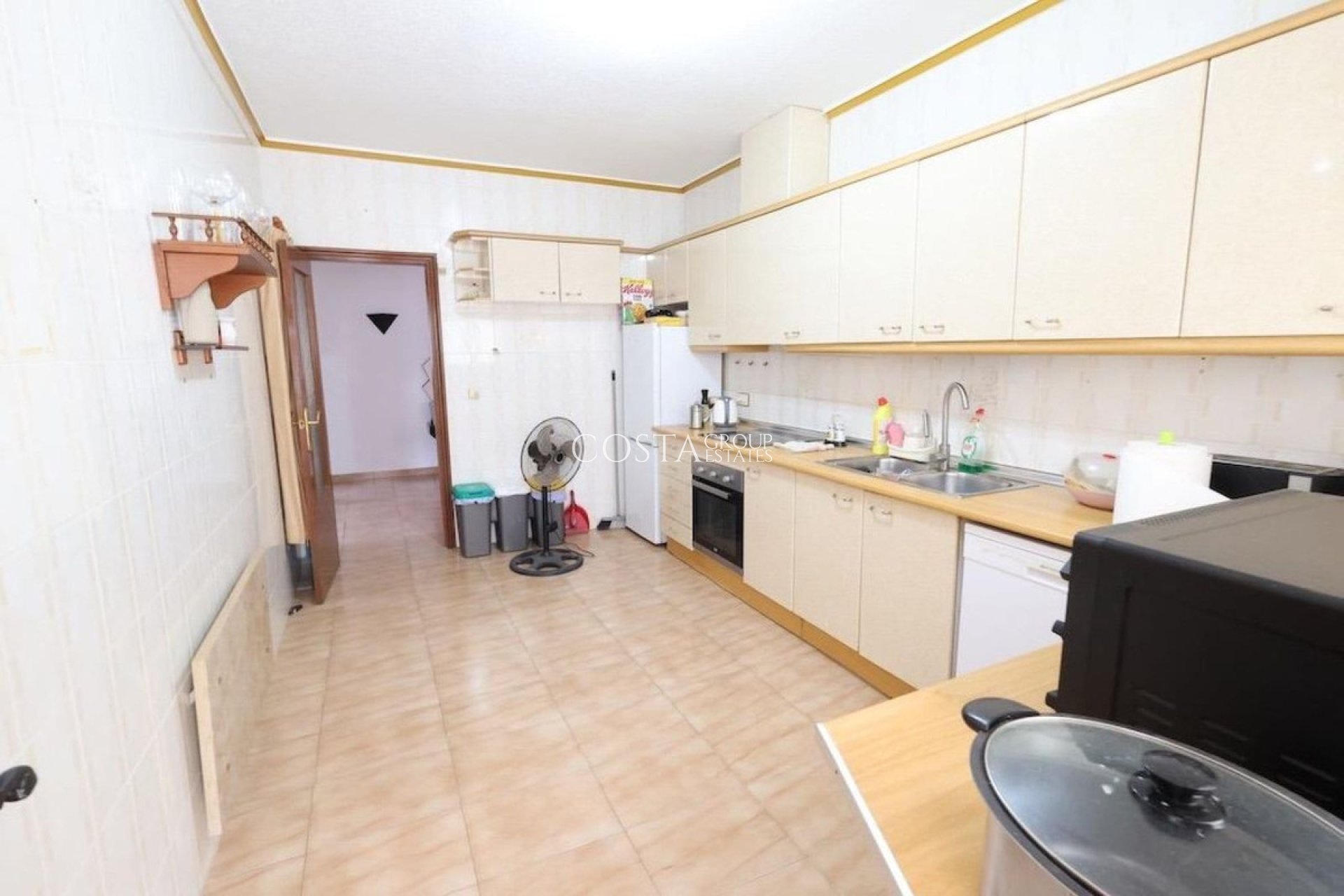 Wiederverkauf - Villa -
Torrevieja - Torrevieja Centro