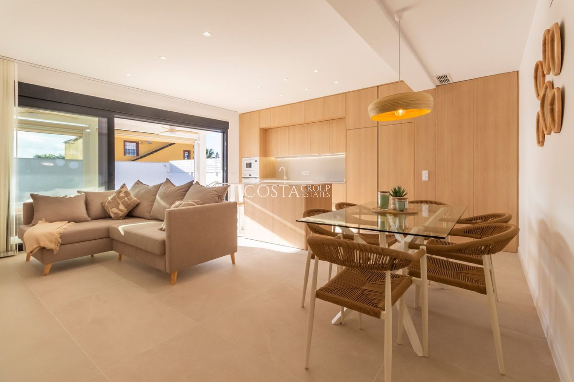 Wiederverkauf - Villa -
Torrevieja - Torrevieja Centro