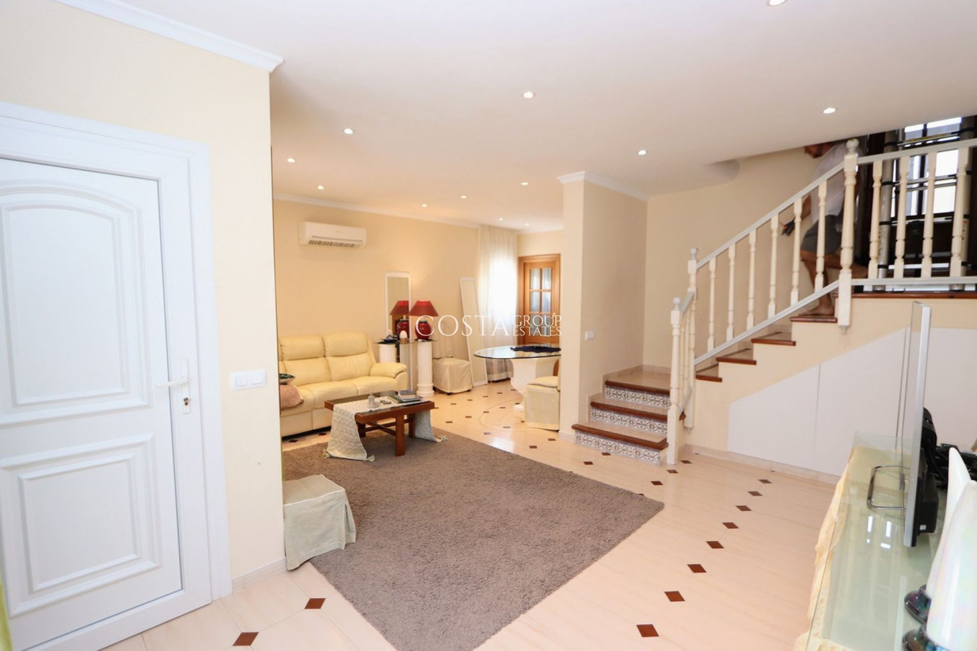 Wiederverkauf - Villa -
Torrevieja - Torrevieja Centro