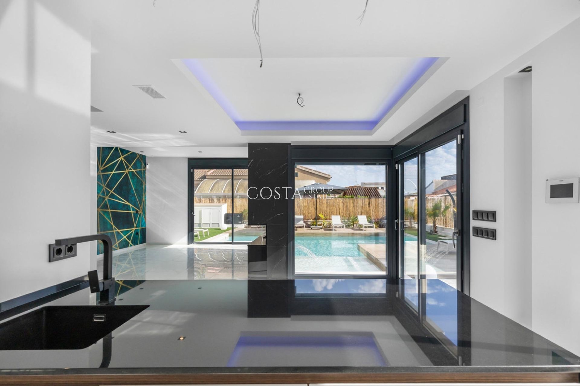 Wiederverkauf - Villa -
Torrevieja - Torrevieja Centro