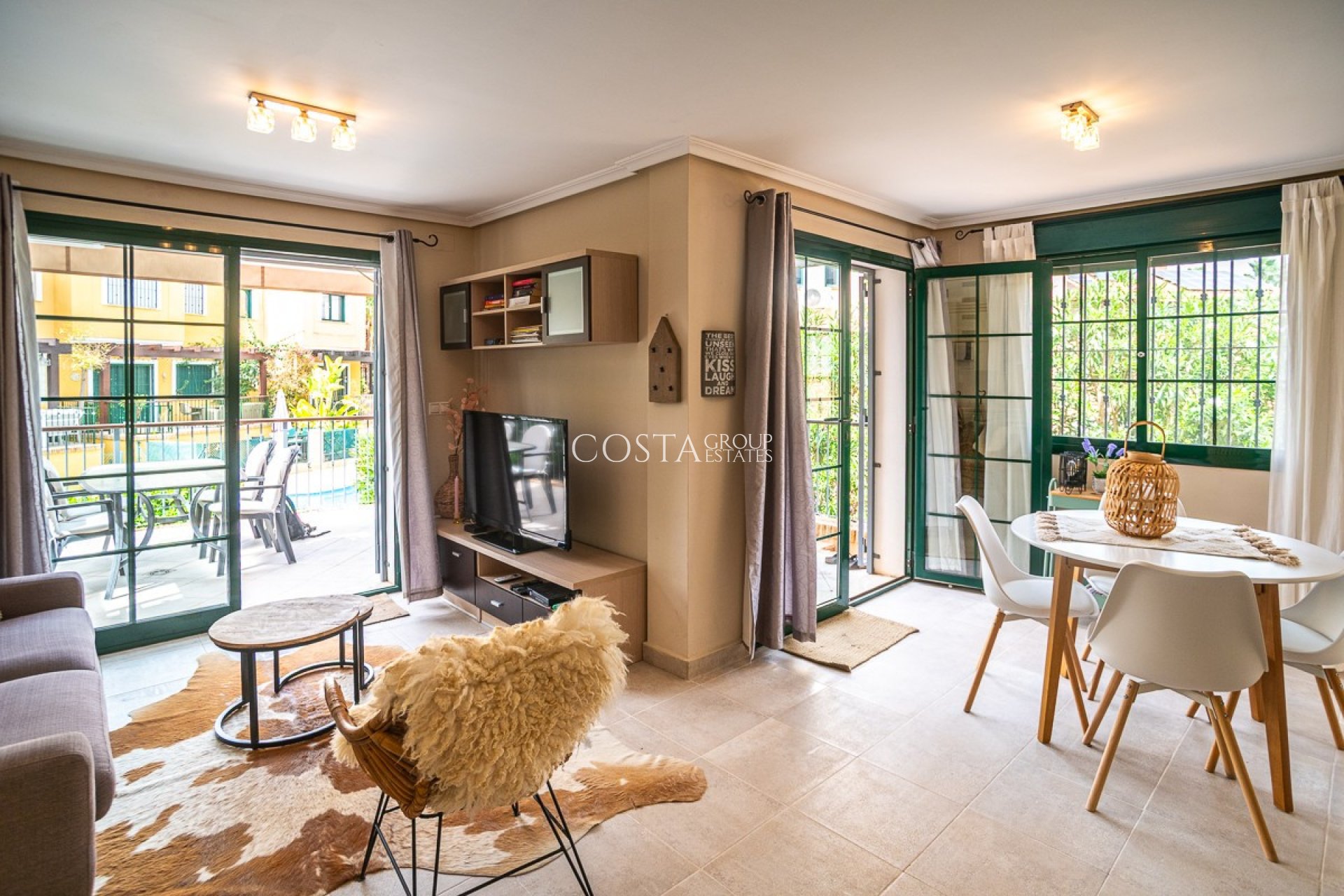 Wiederverkauf - Villa -
Torrevieja - Torrevieja Centro