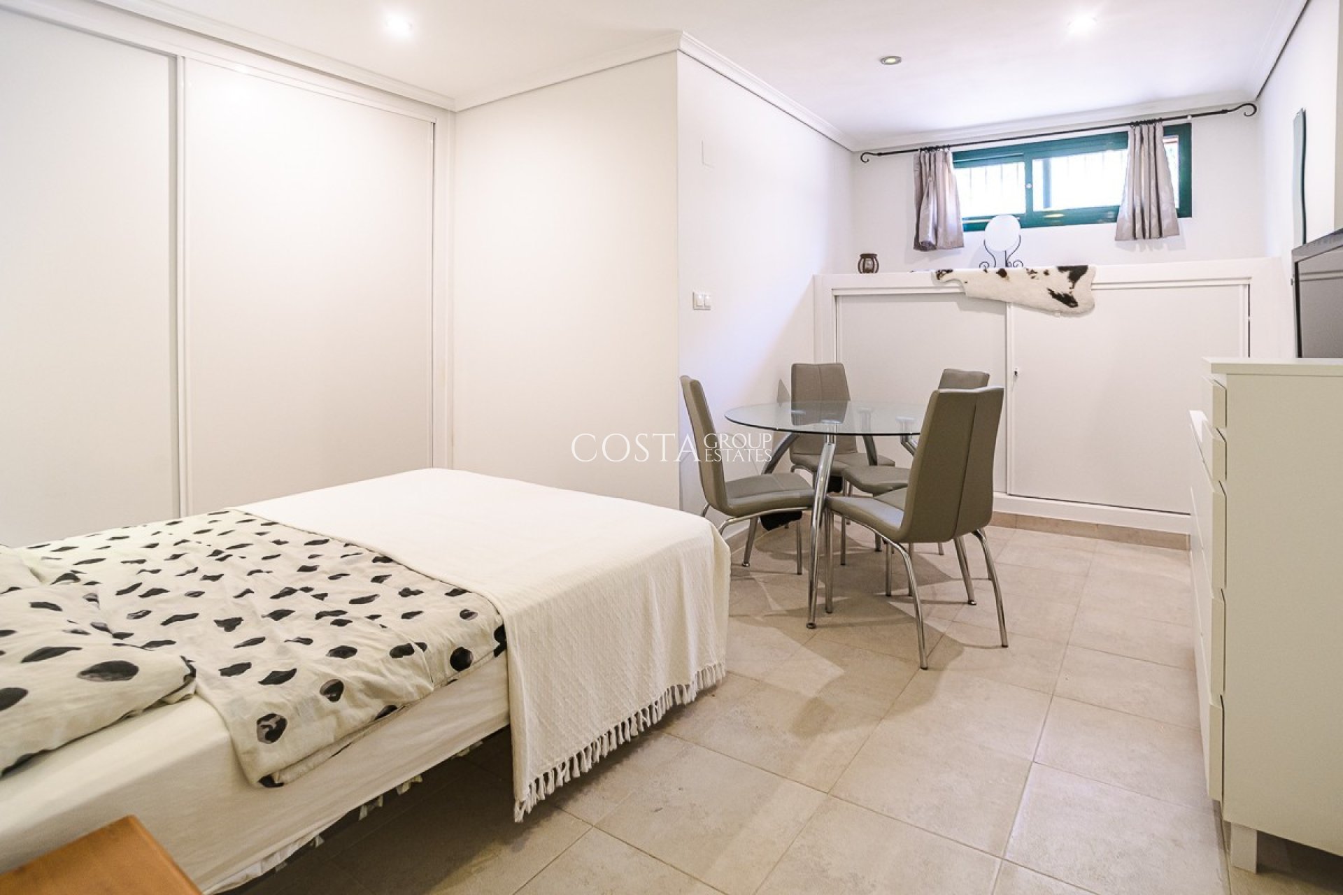 Wiederverkauf - Villa -
Torrevieja - Torrevieja Centro